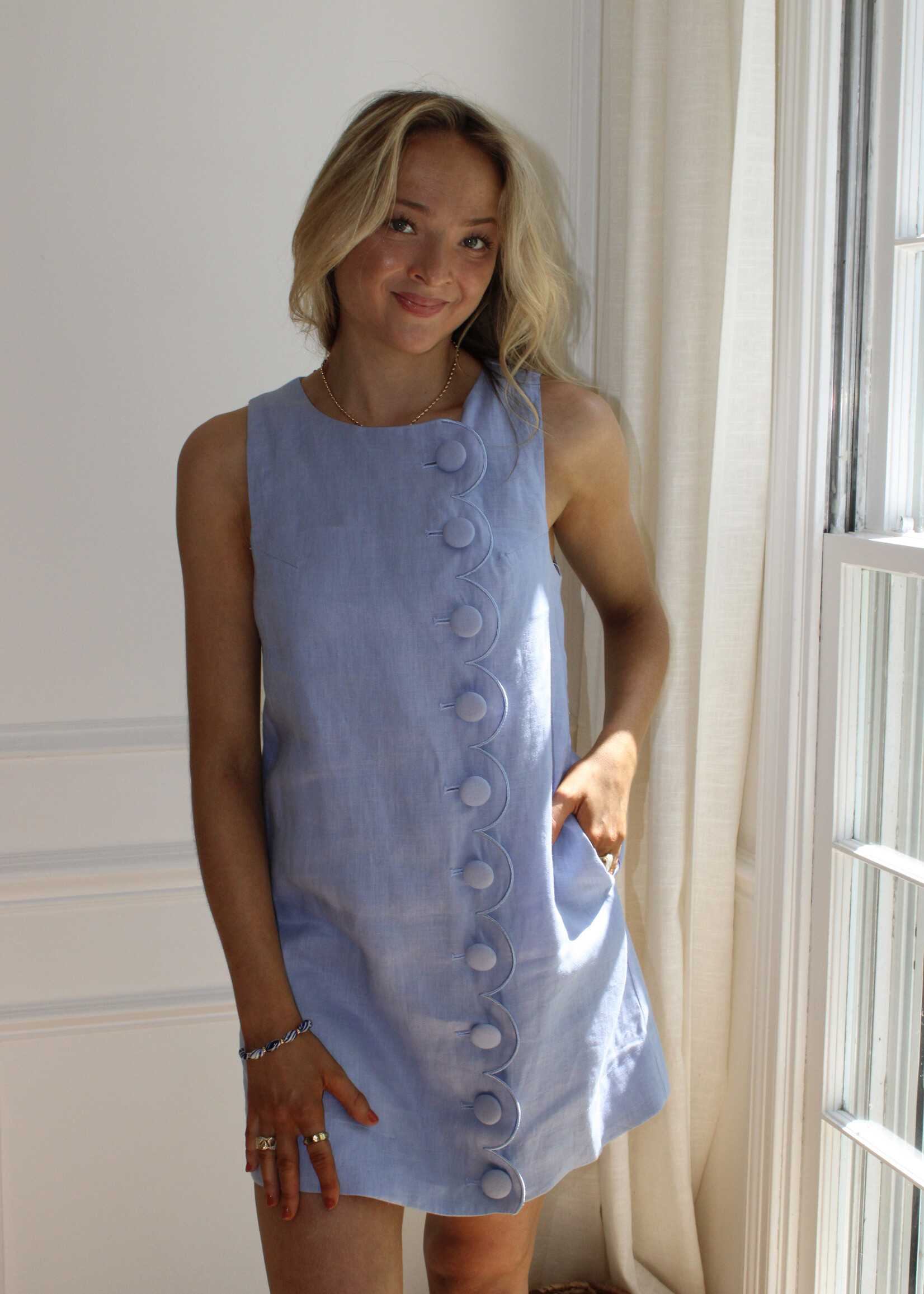 Ailbe Linen Scallop Button Mini Dress