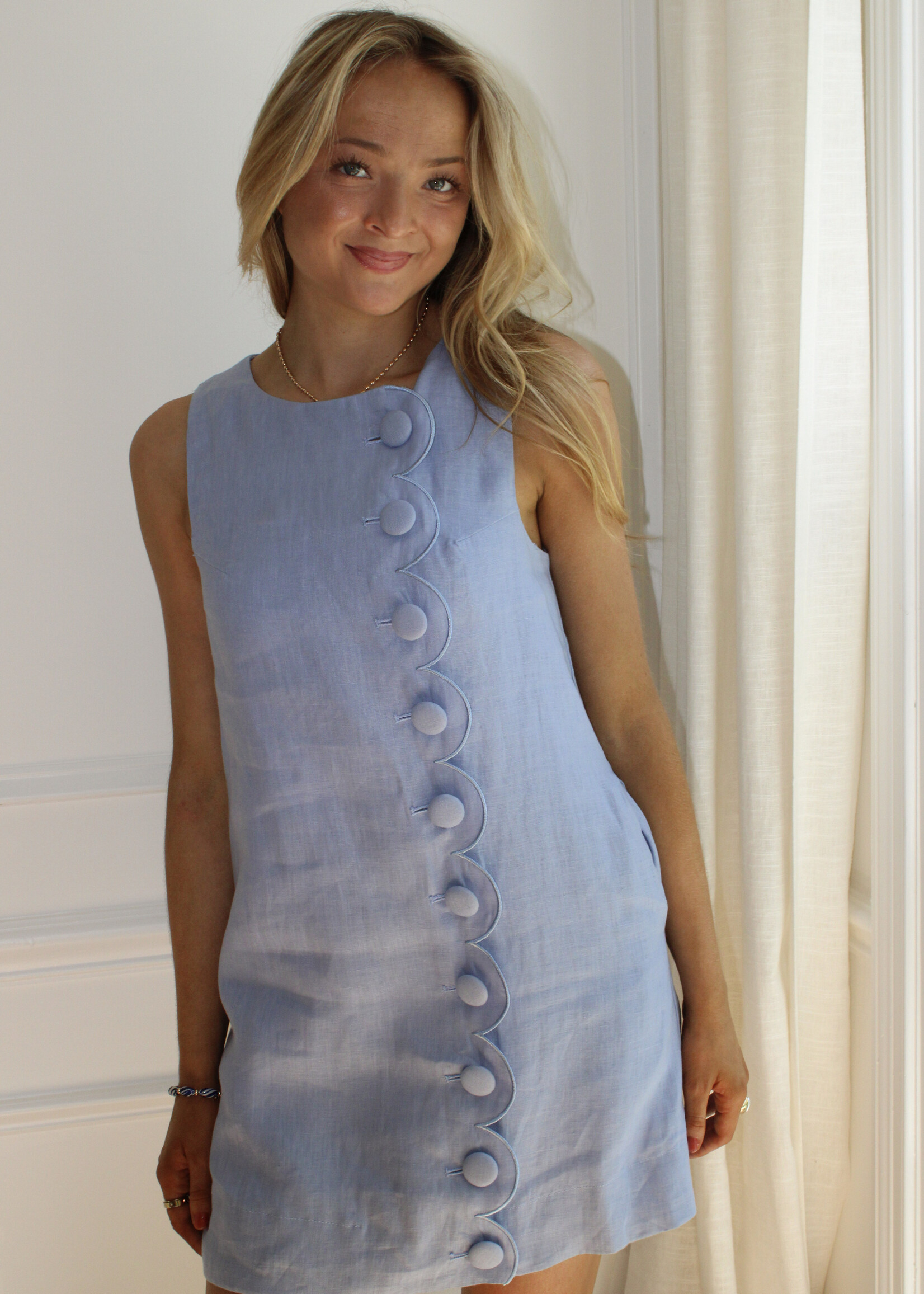 Ailbe Linen Scallop Button Mini Dress