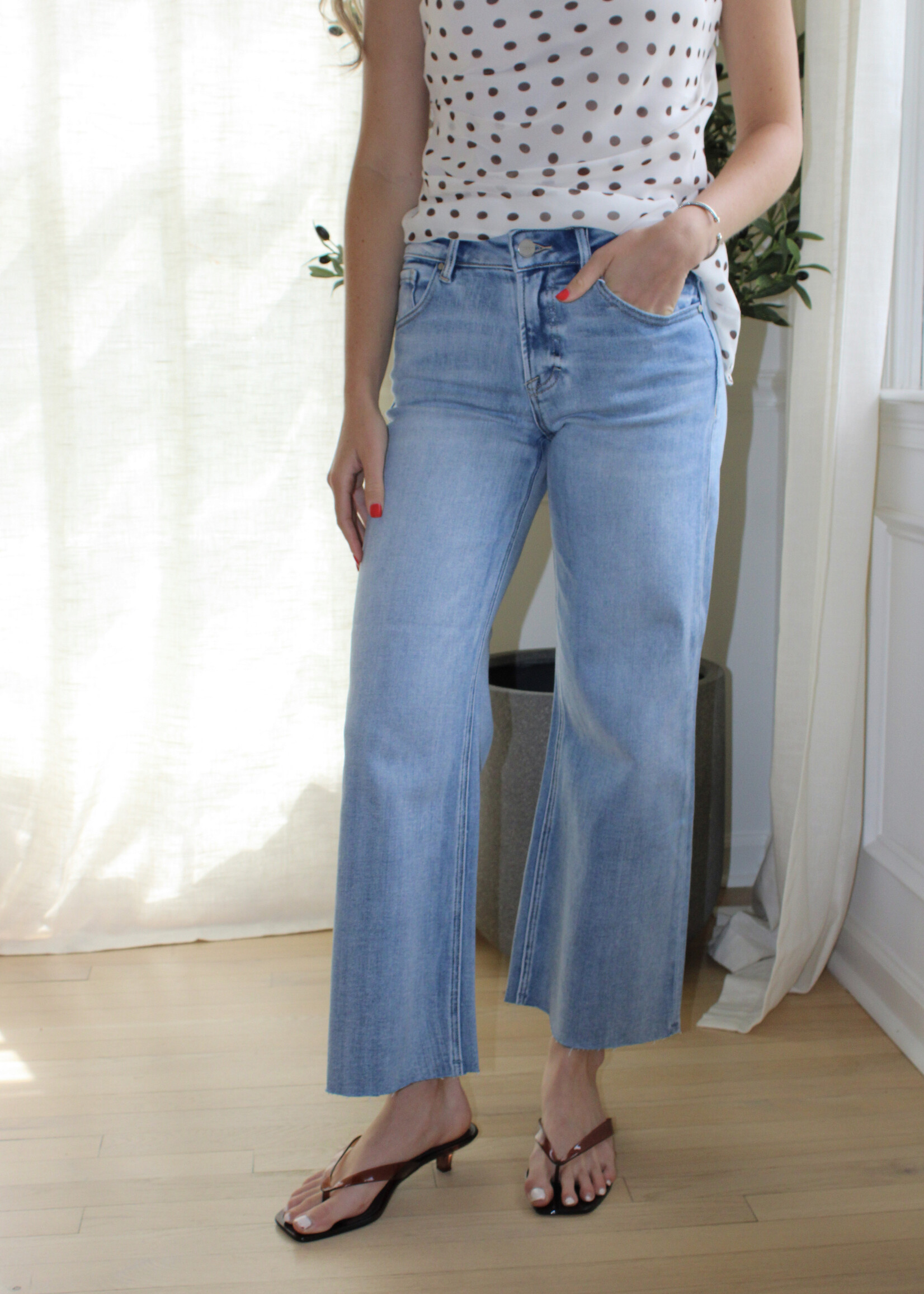 Clodagh Mid Rise Crop Wide Jeans