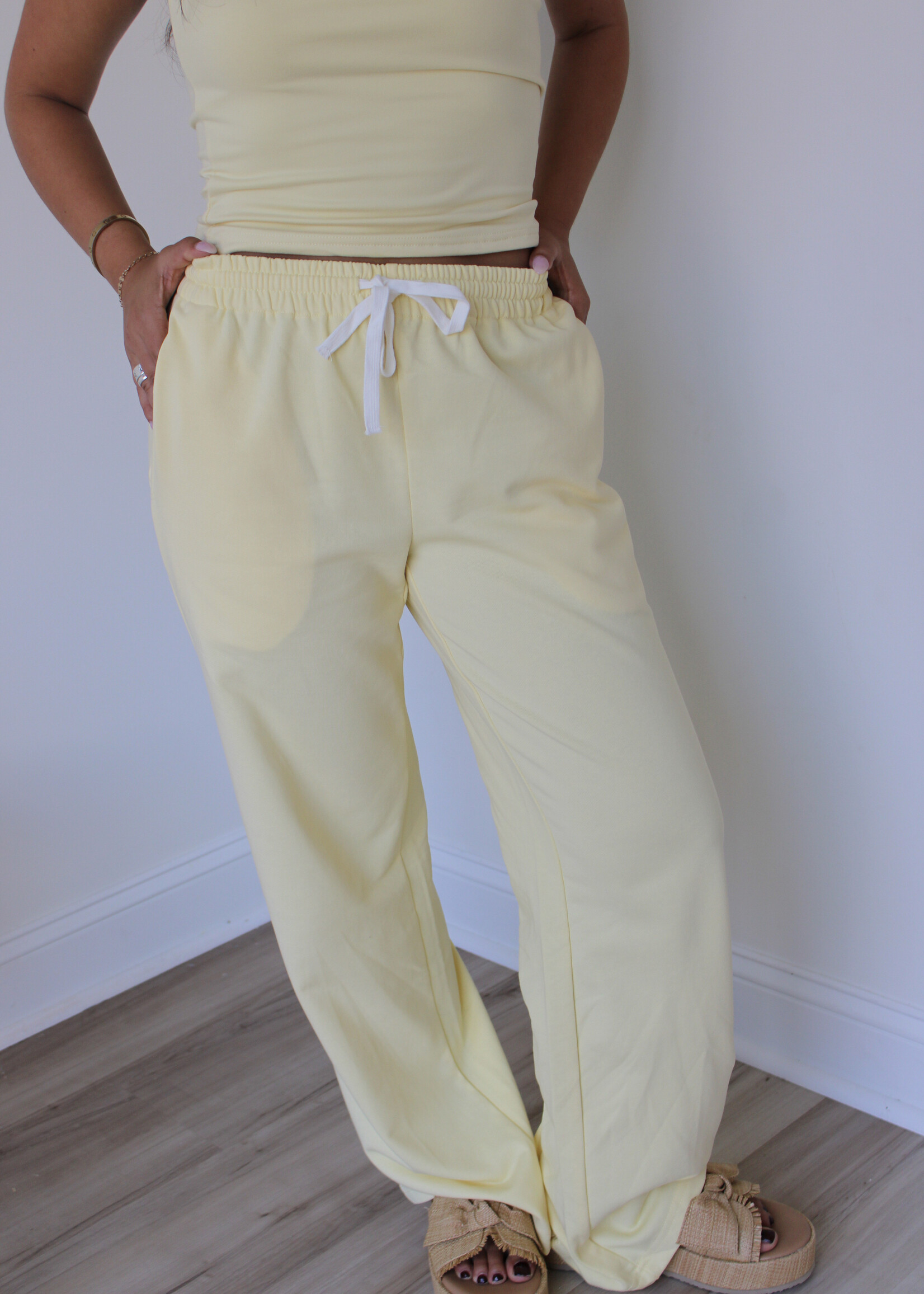 Lilias Mid Rise Wide Leg Sweatpants