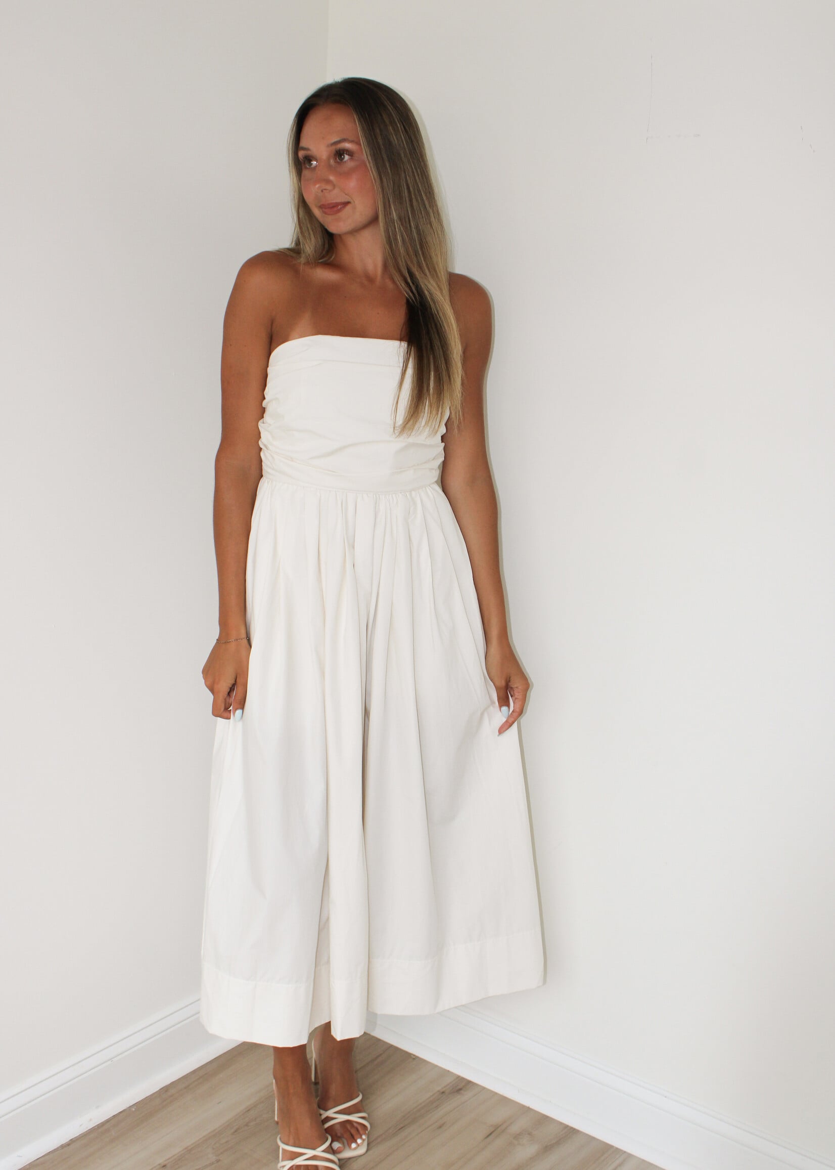 Doriana Detailed Sleeveless Midi Dress