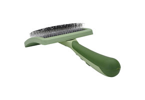 Safari Curved Firm Slicker w/Tips Medium