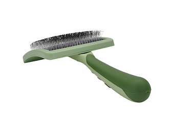 Safari Curved Firm Slicker w/Tips Medium