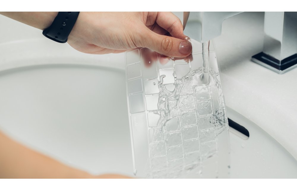 Moshi | ClearGuard Screen Protector Clear for MacBook Pro 13" / 16" inch with Magic Keyboard (2020) 150-1511