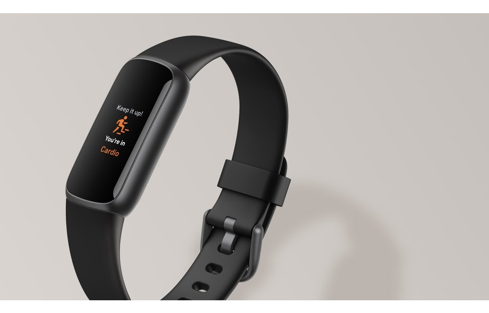 Fitbit | Luxe Fitness Tracker with 24/7 Heart Rate & Sleep - Black | 15423753