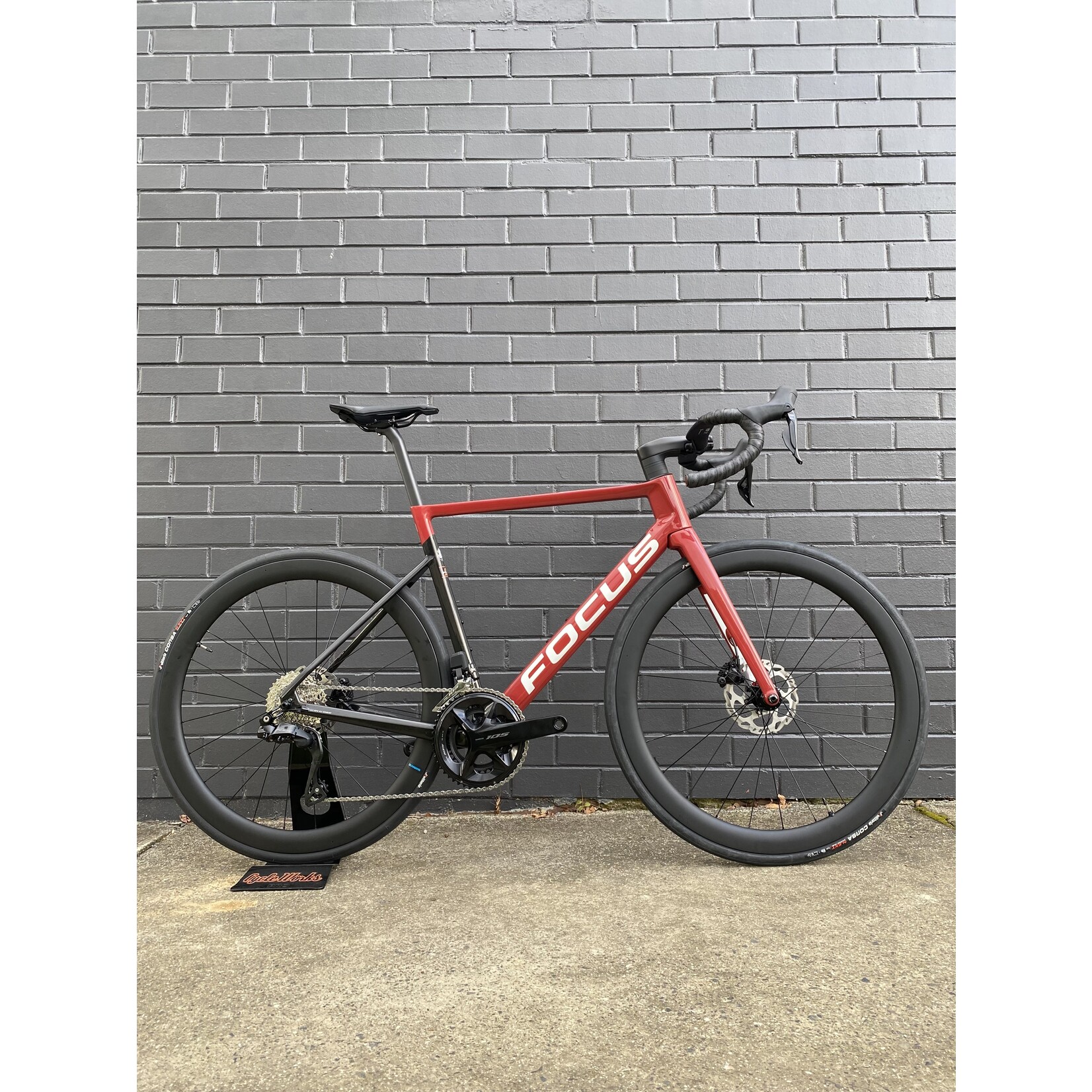 FOCUS IZALCO MAX 105 Di2 56 L RUST RED Cycle Works