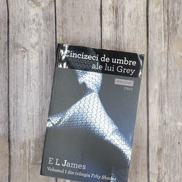 Cincizeci de Umbre ale lui Grey, #1 by EL James (Romanian Version)