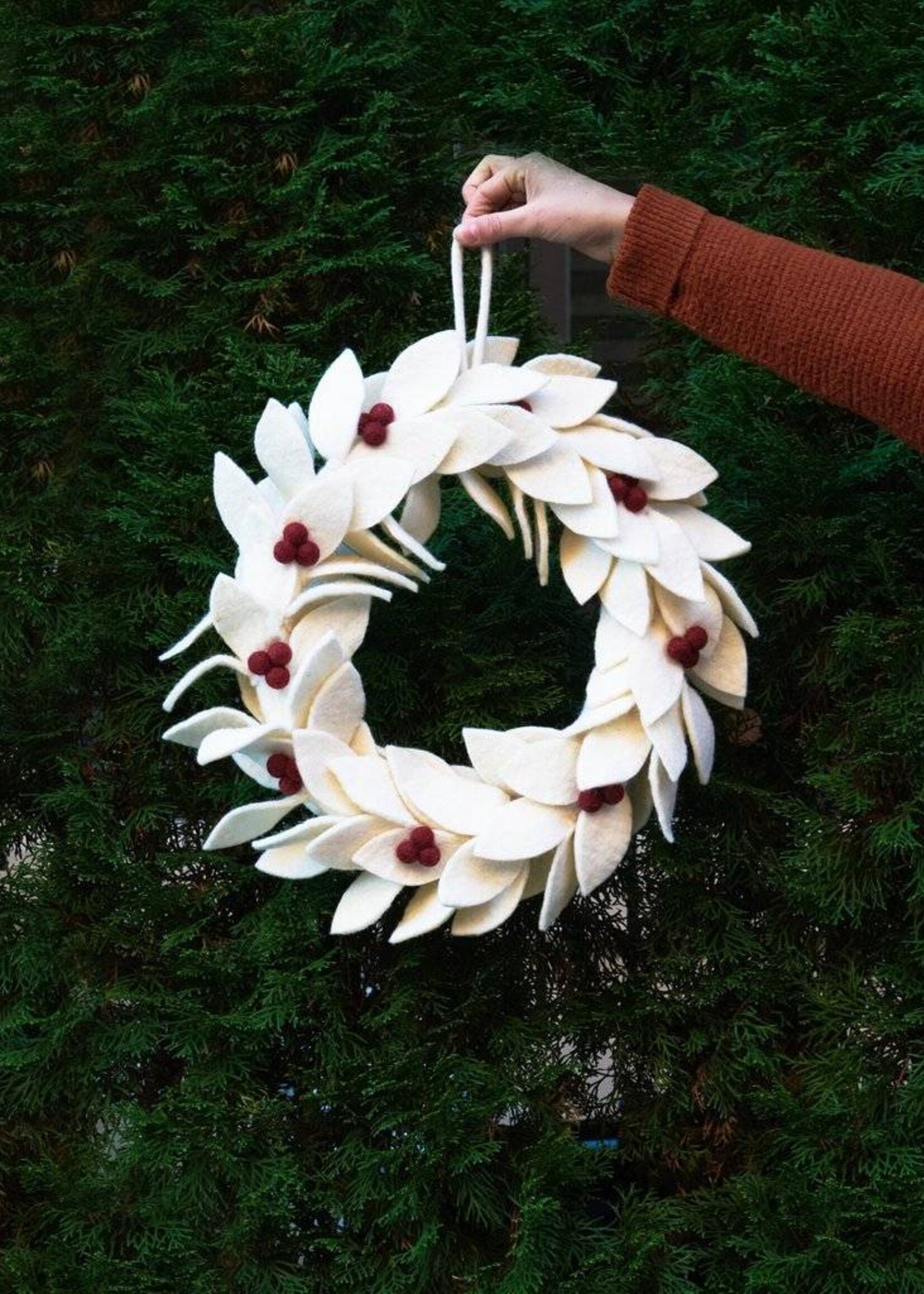 Global Goods Partners Holiday Felt Wreath