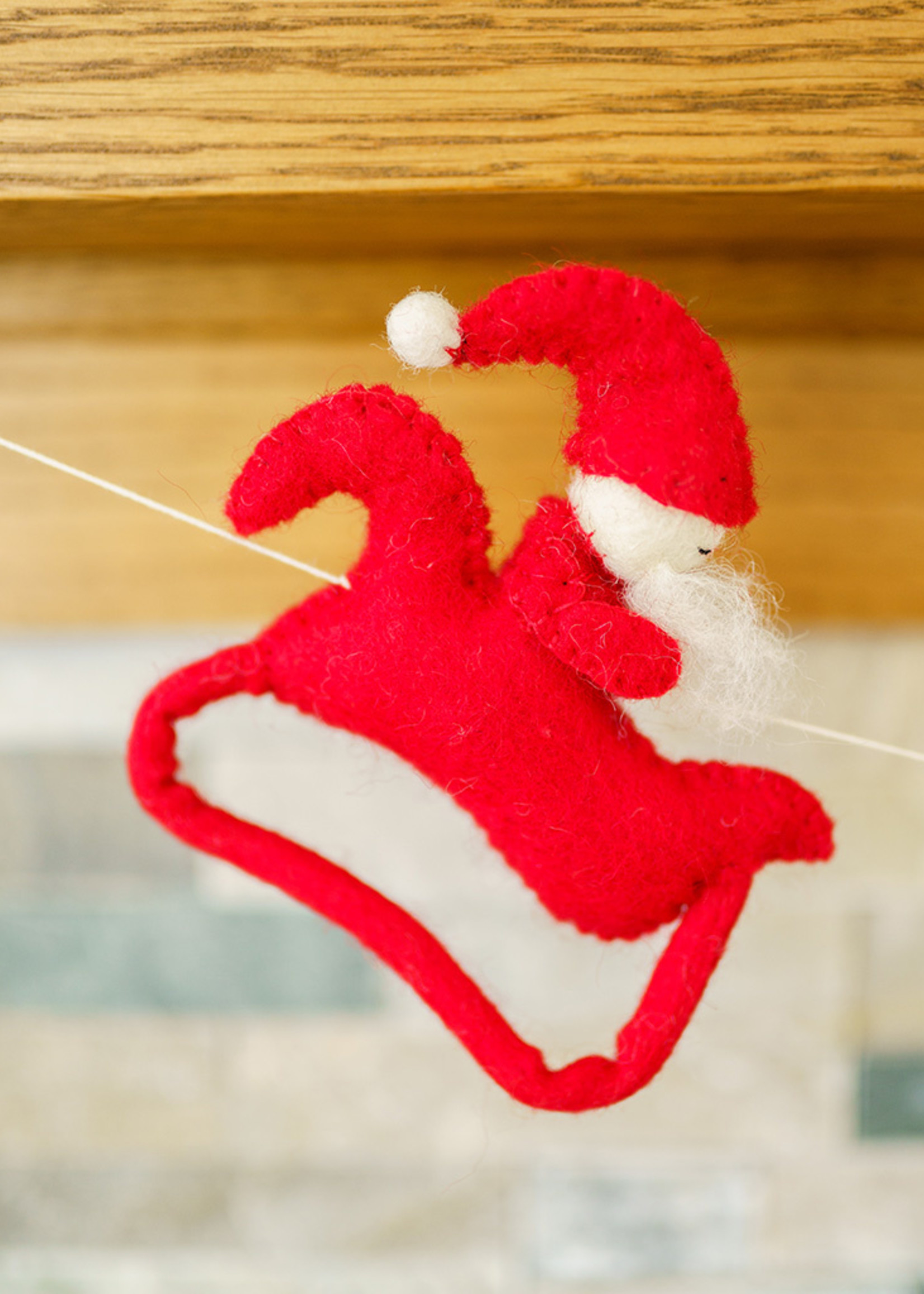 Global Goods Partners Santa and Reindeer Garland