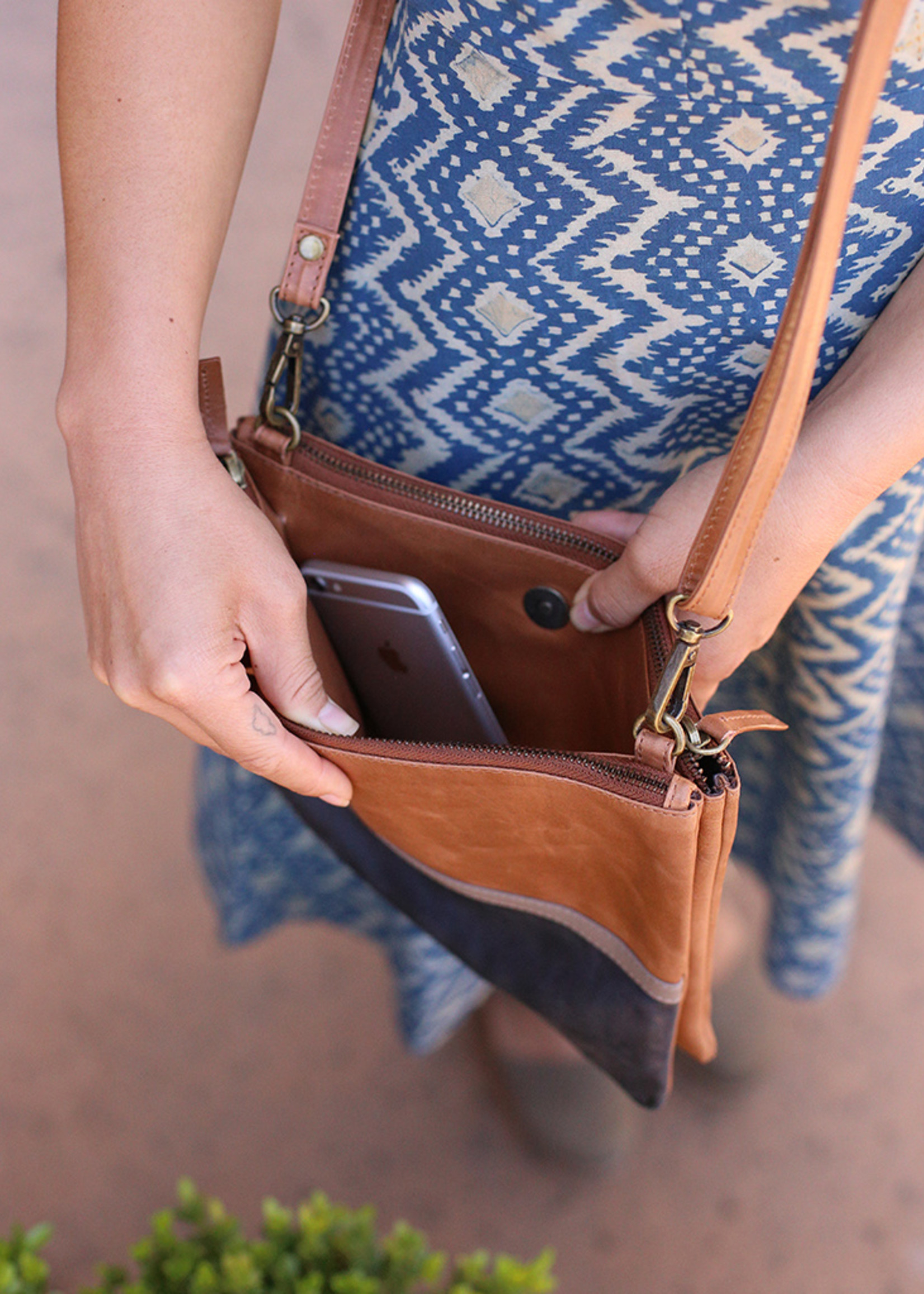 New VR NYC Crossbody Purse Brown Natural Color Canvas Strap