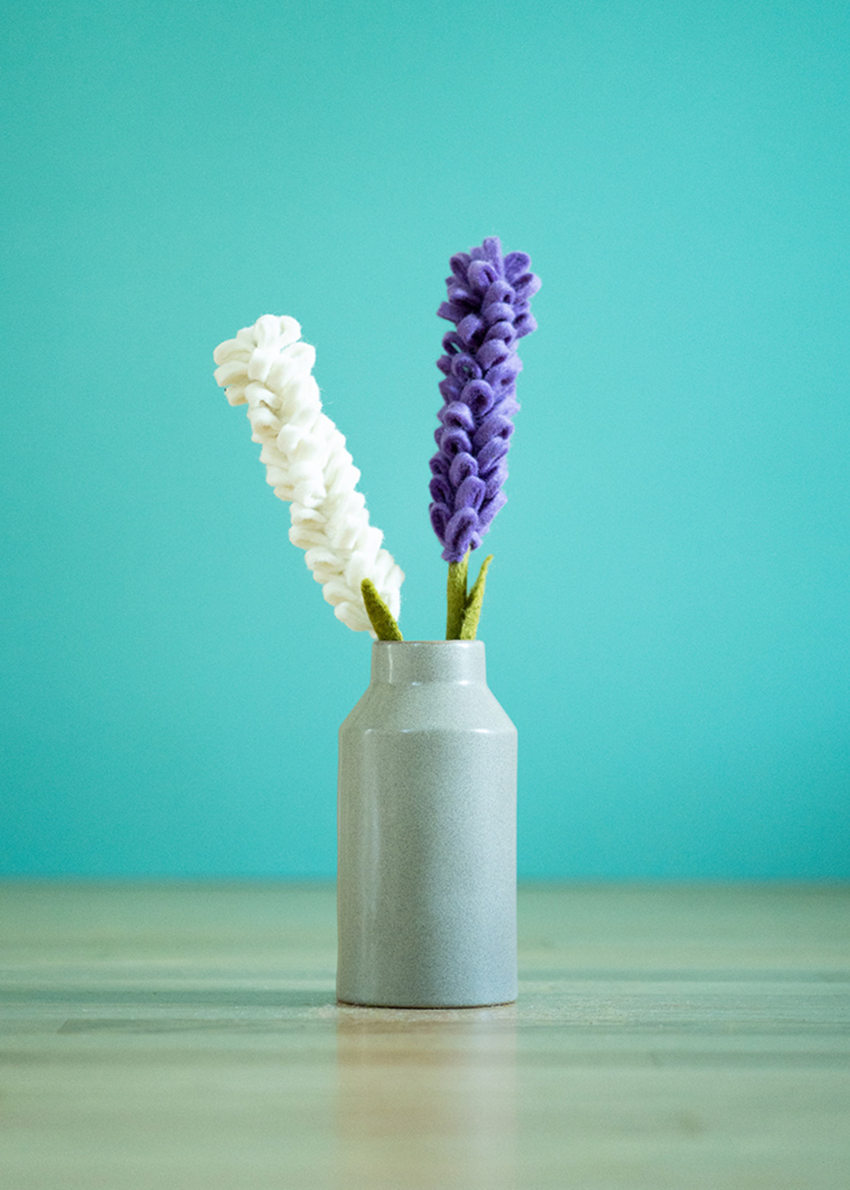 Fields of Lavender :Flower Burst Shaped Glitter Pearlescent (Jar)