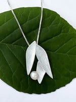 Women's Peace Collection Delicate Petal and Pearl Necklace