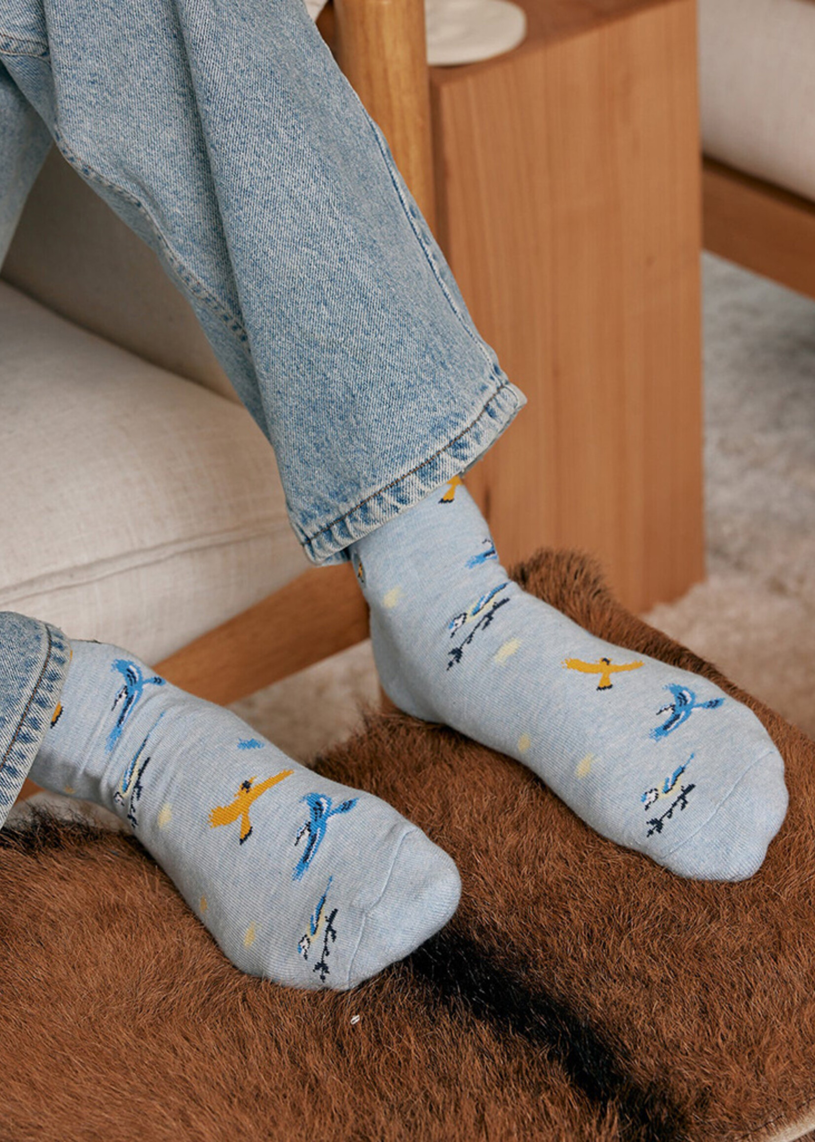 Conscious Step Men's Blue Songbird Socks