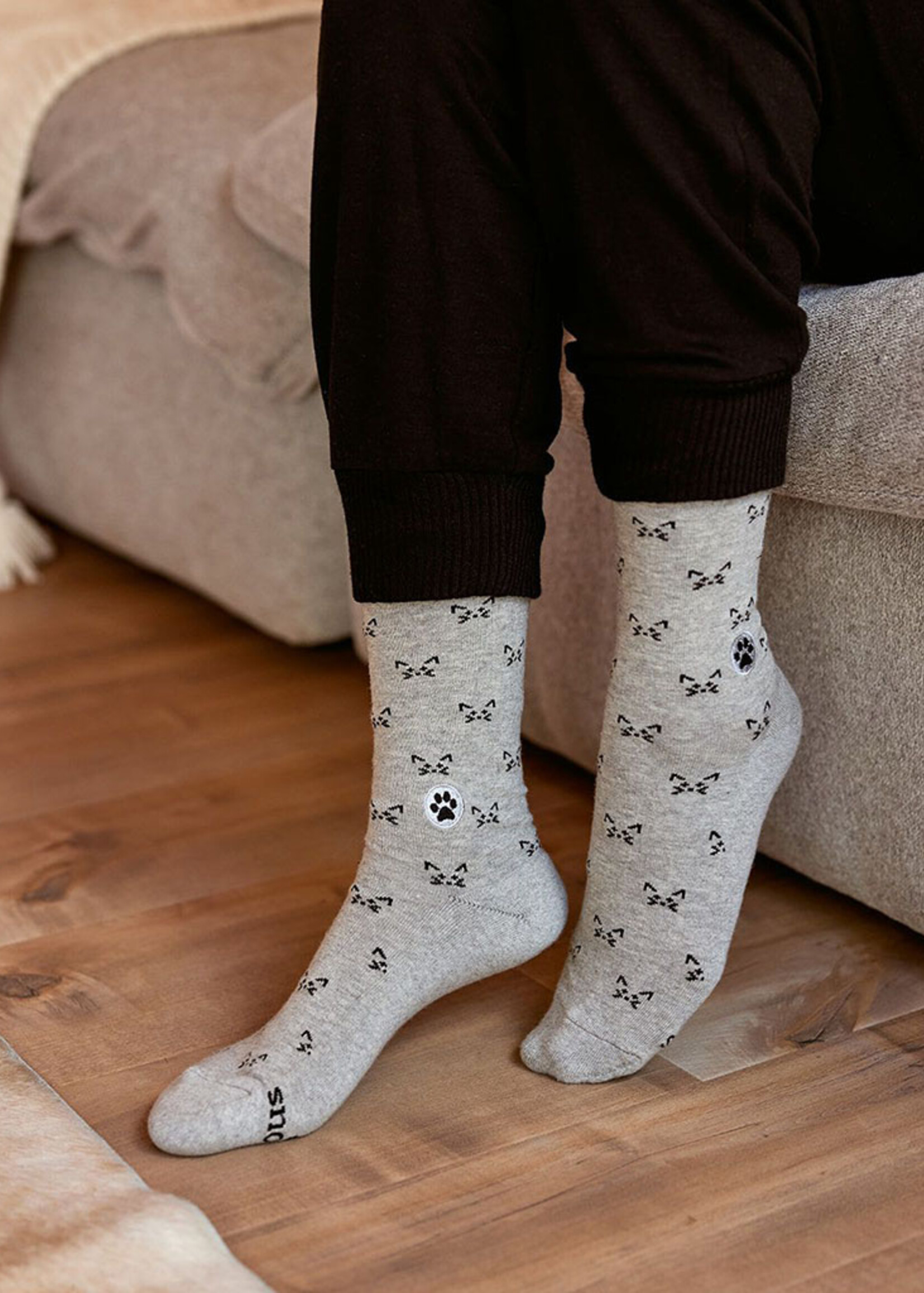 Conscious Step Women's Socks That Save Cats [Gray]