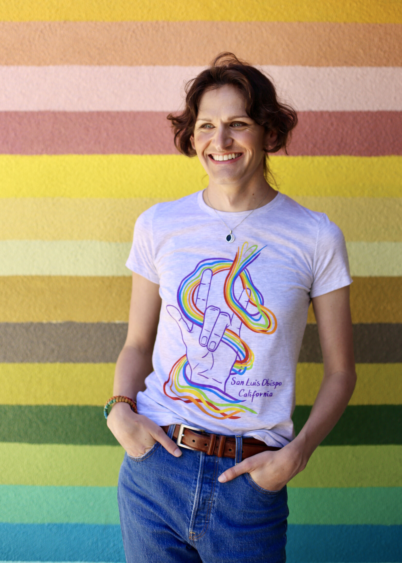 GOEX FINAL SALE - Pride "I Love You" Hand T-shirt - Tapered Fit