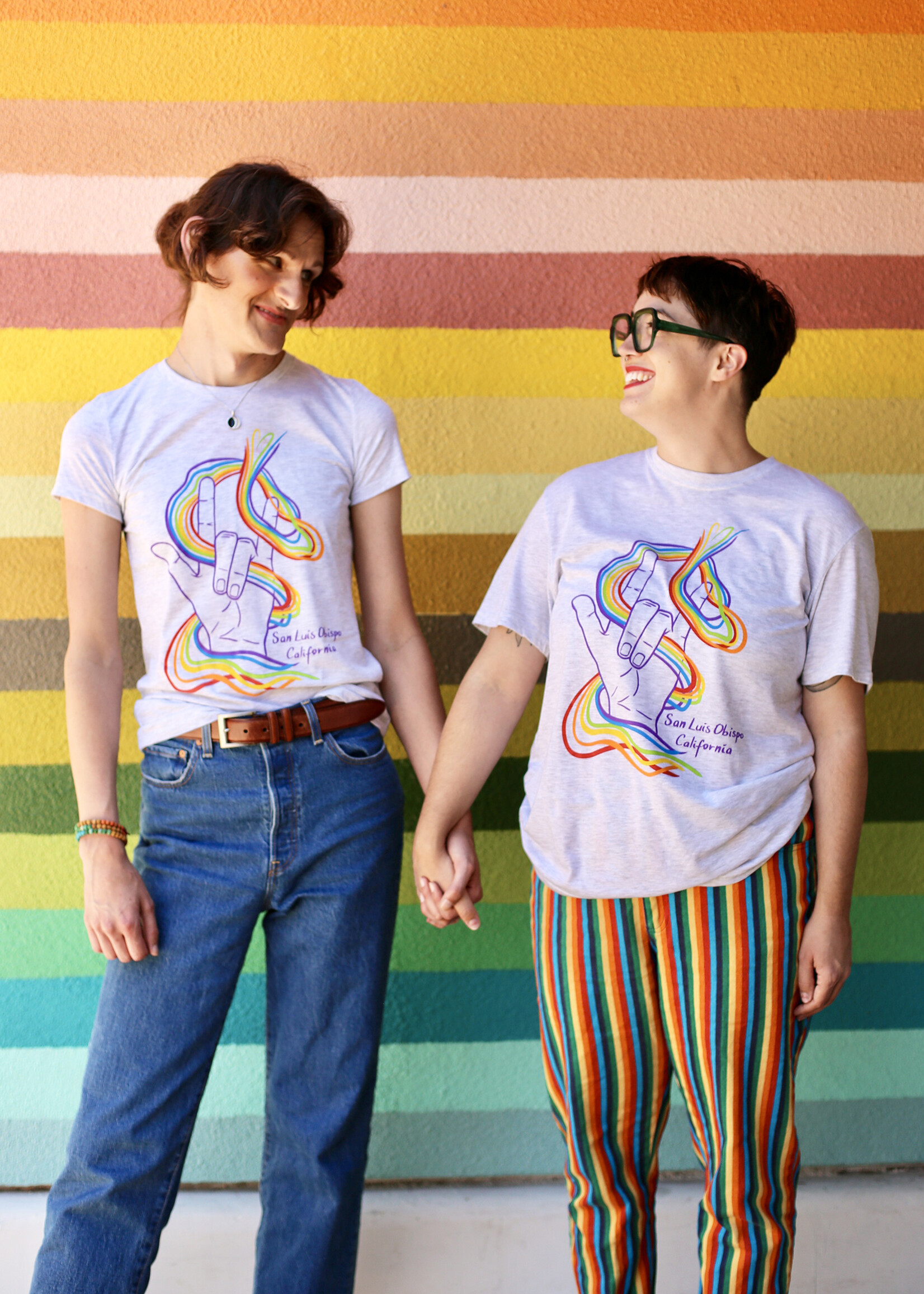 GOEX FINAL SALE - Pride "I Love You" Hand T-shirt - Tapered Fit