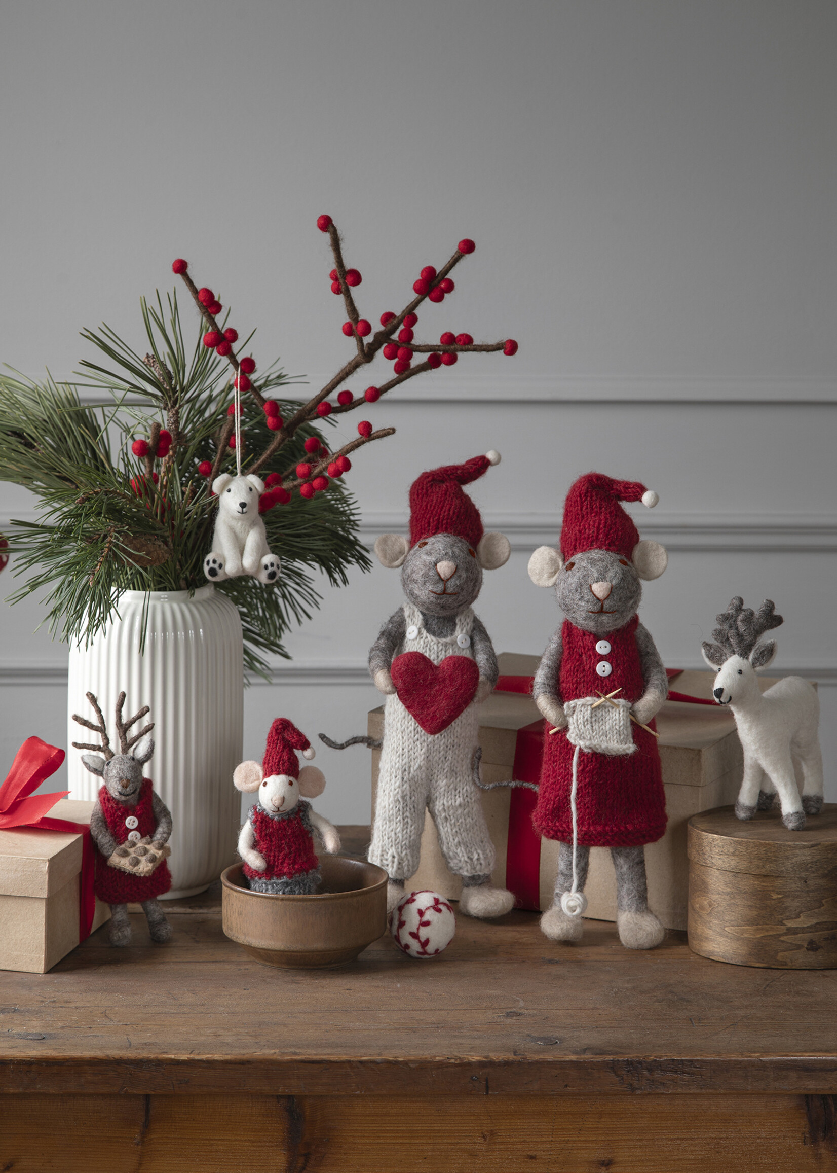 Gry and Sif Felt Grey Deer Ornament - Baking Tray