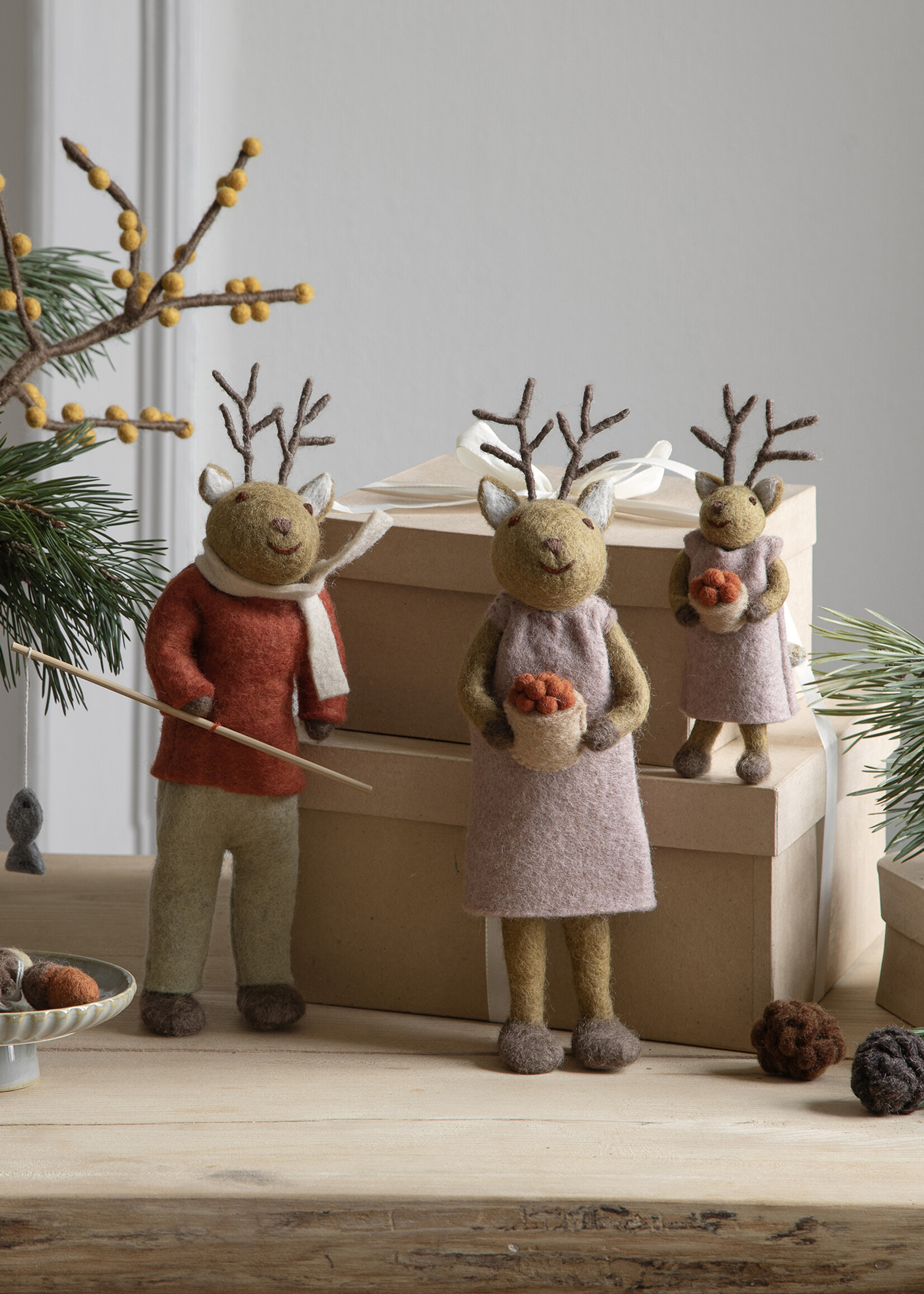 Gry and Sif Large Brown Girly Deer with Berries
