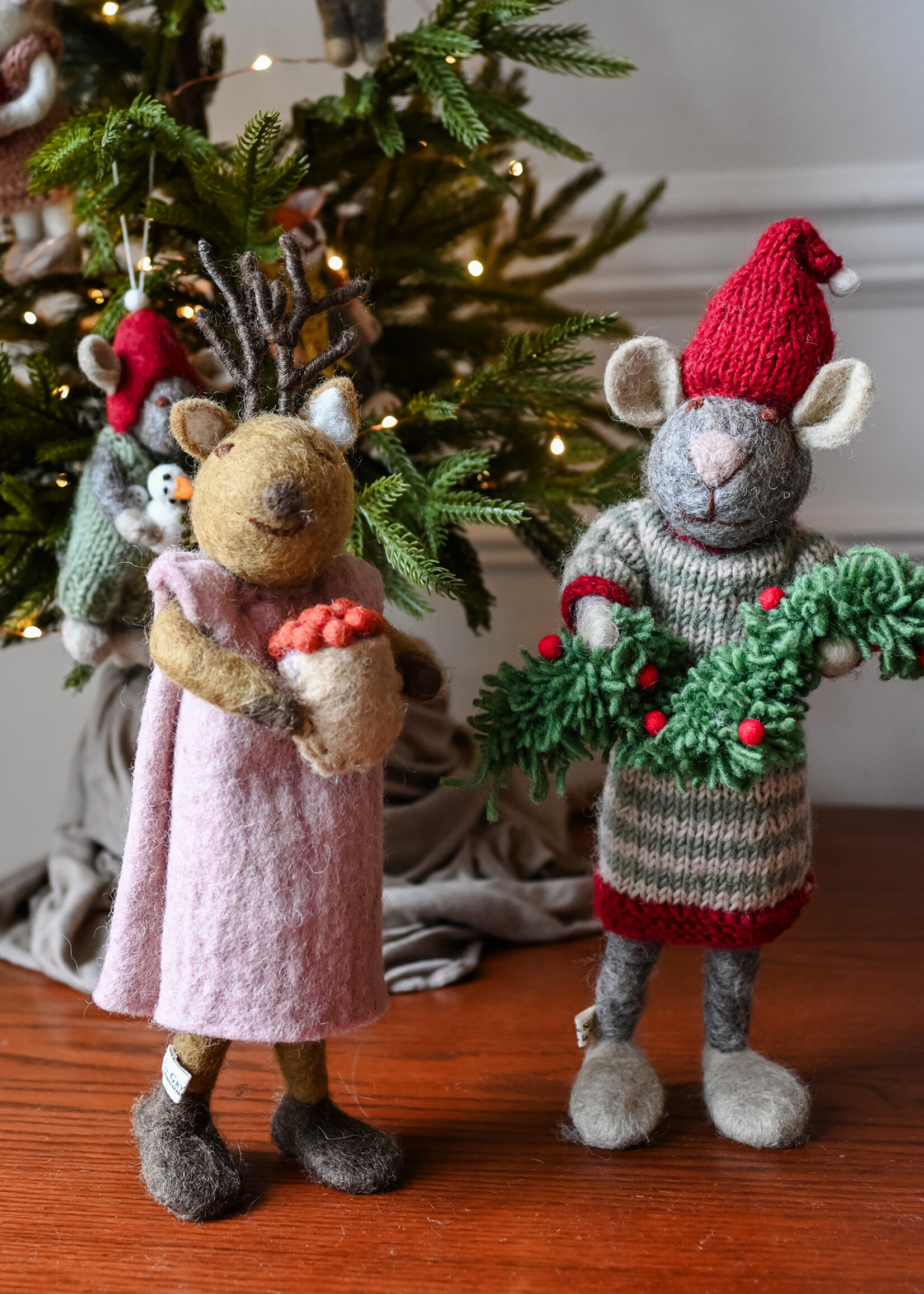 Gry and Sif Large Felt Grey Mouse with Garland