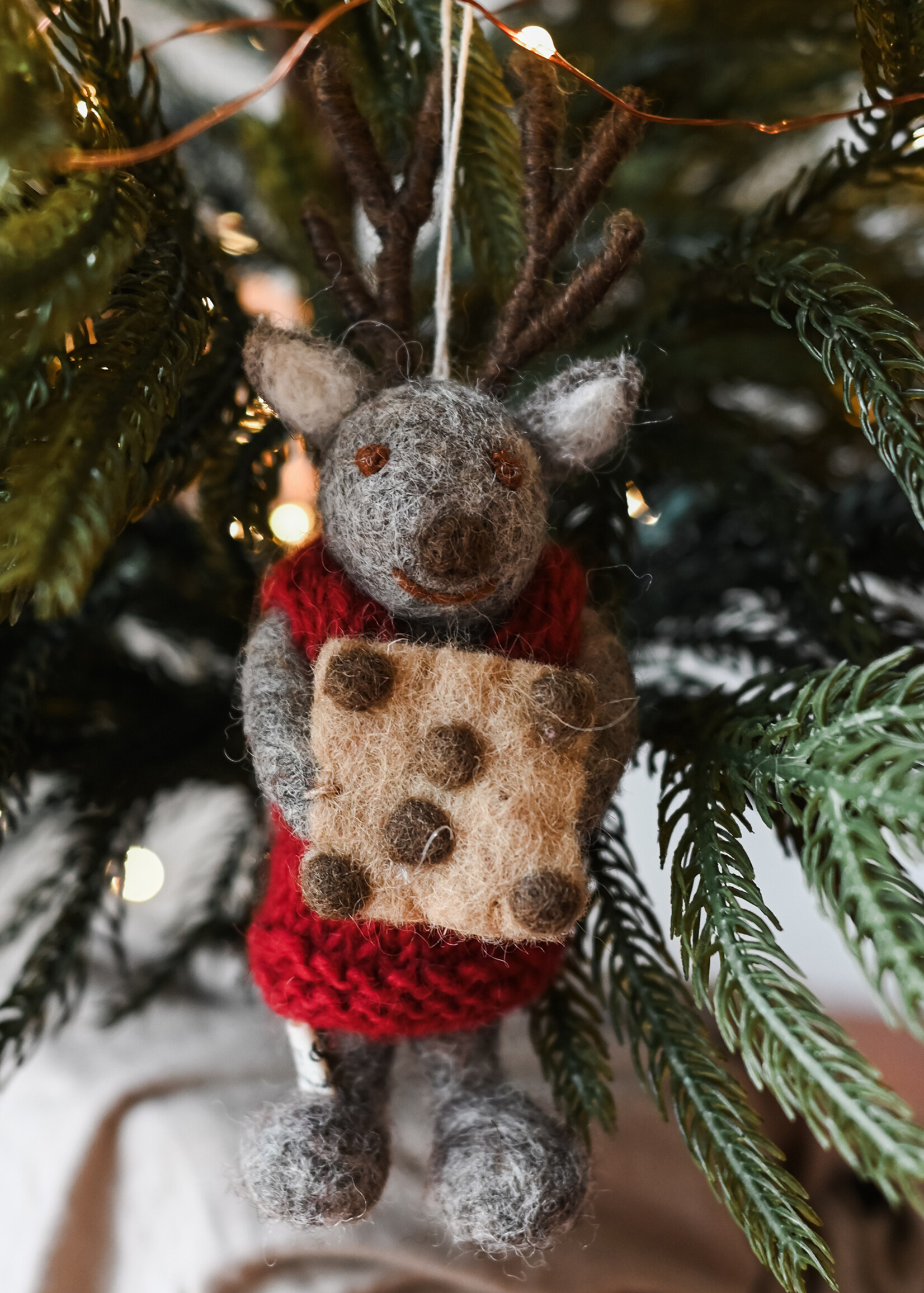 Gry and Sif Felt Grey Deer Ornament - Baking Tray