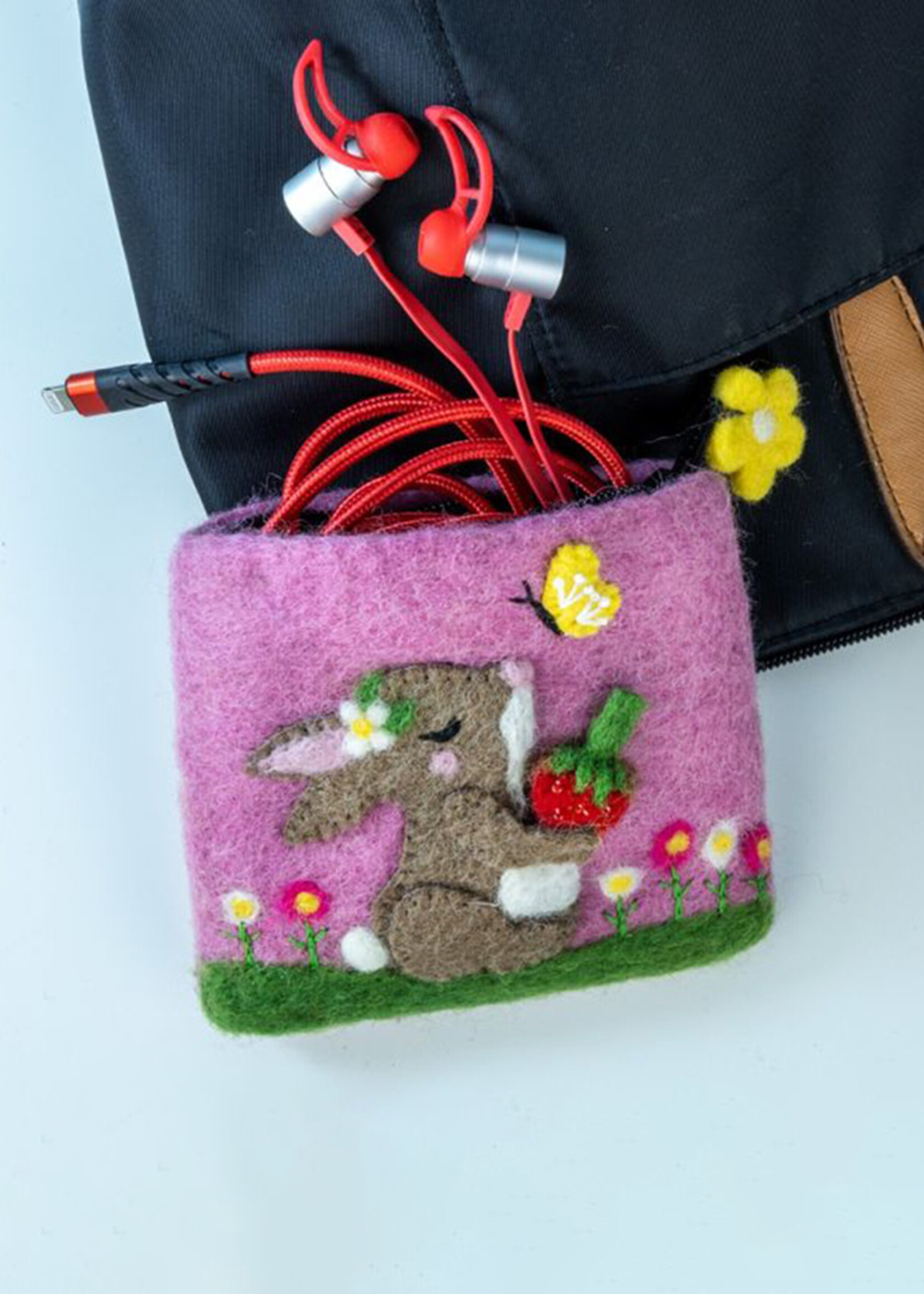 dZi Bunny and Daisy Felt Coin Purse