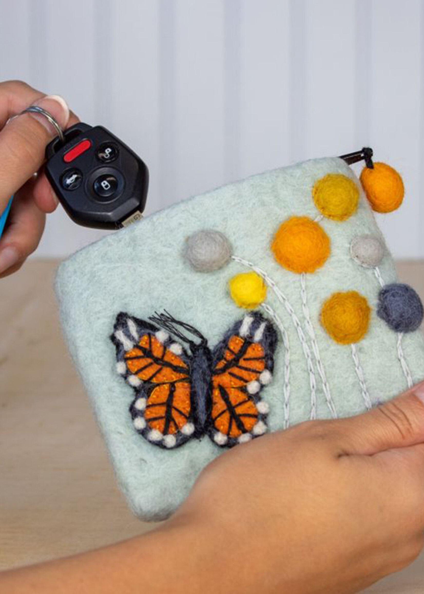 dZi Monarch Felt Coin Purse