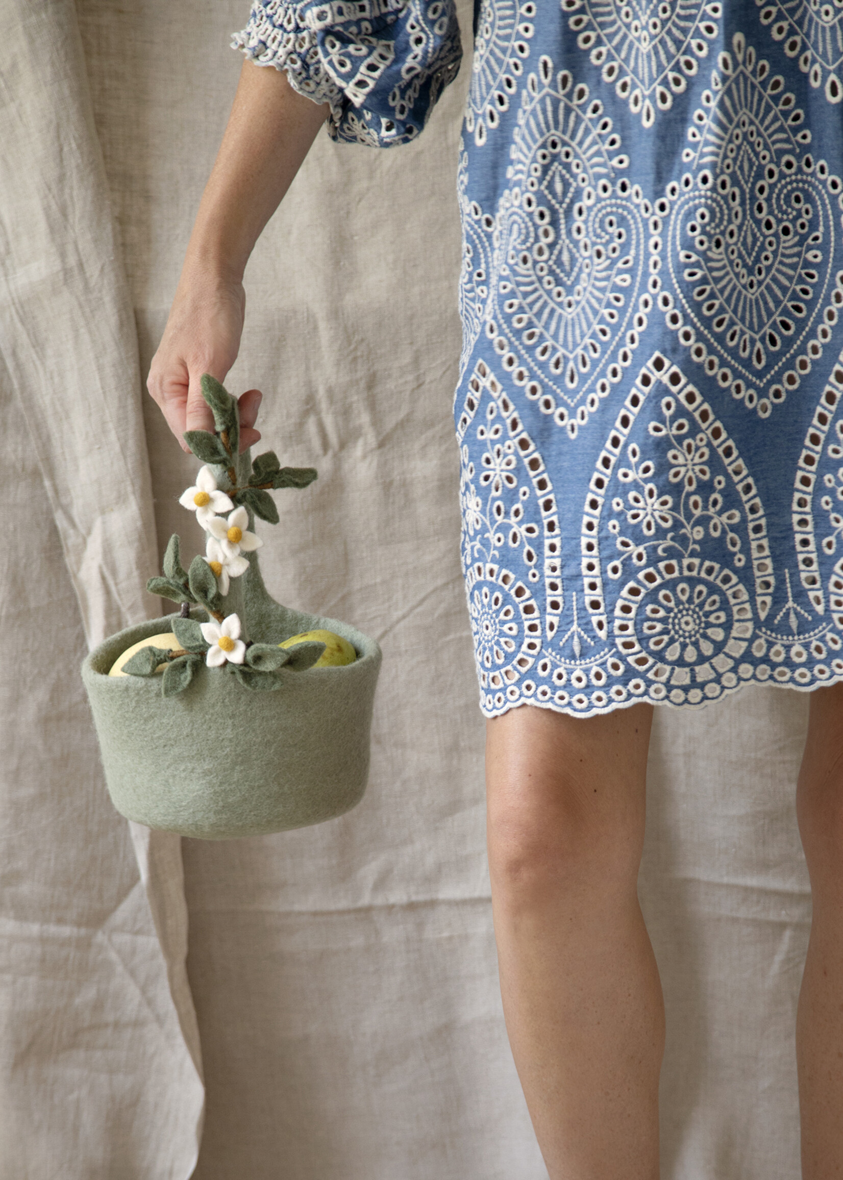 Gry and Sif Felt Basket -Flower Handle