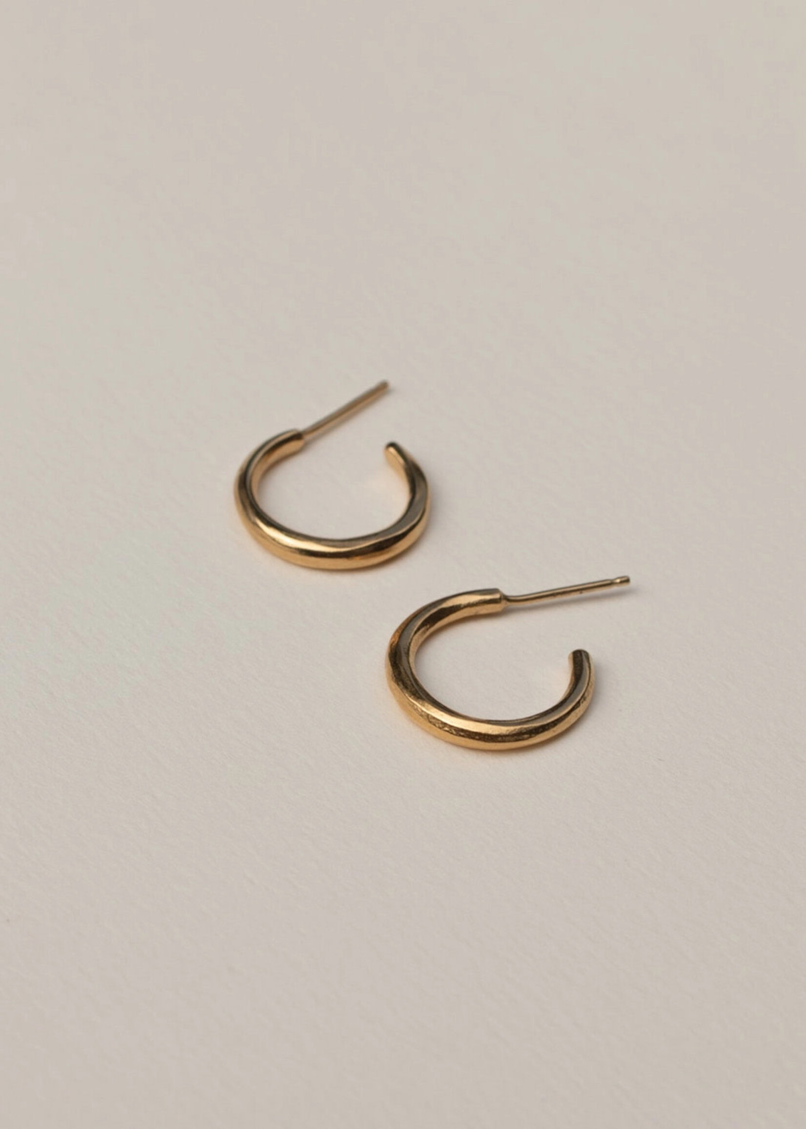 YEWO Small Nayo Hoop Earrings