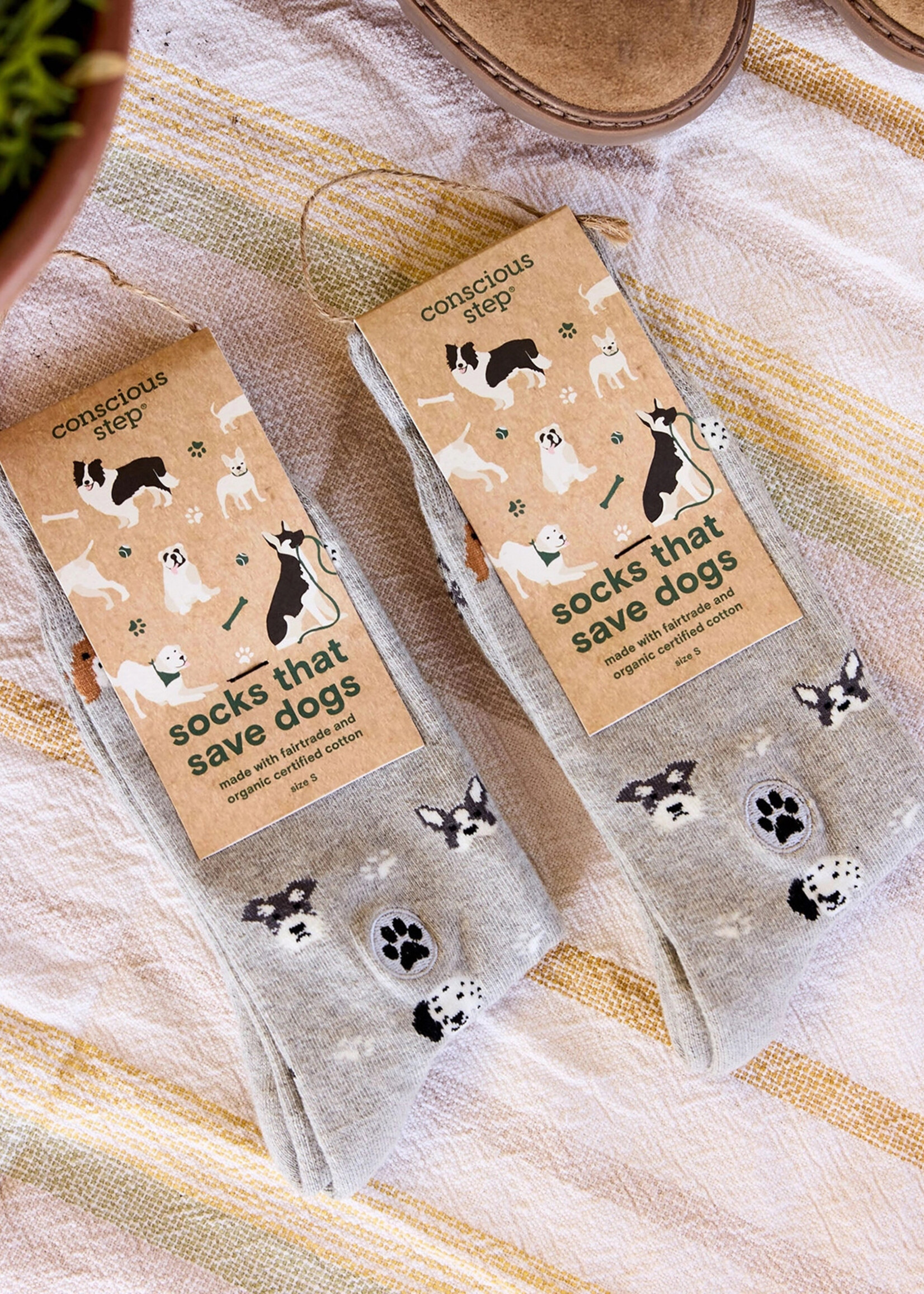 Conscious Step Women's Hound Dog Socks - Gray