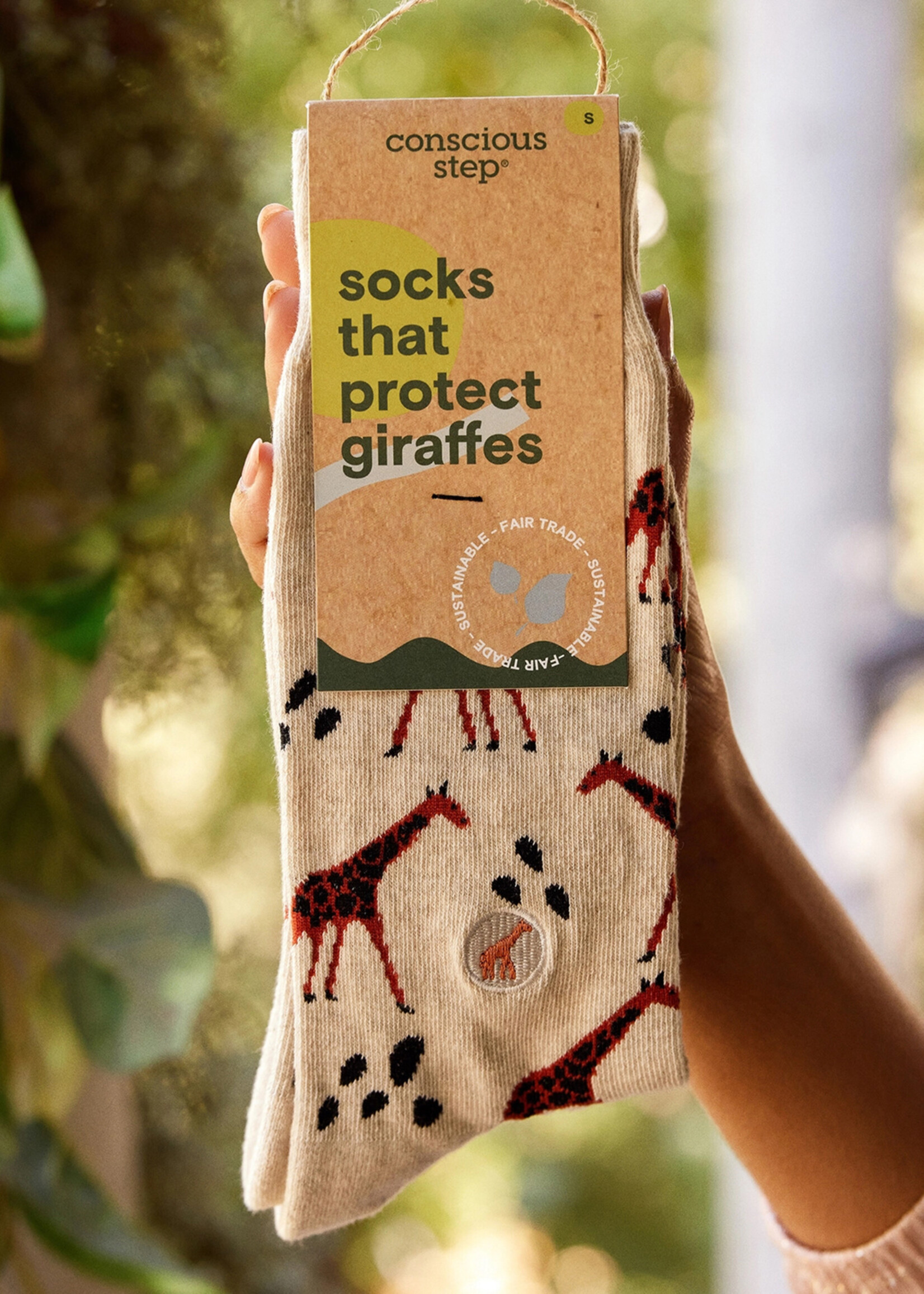 Conscious Step Women's Socks That Protect Giraffes