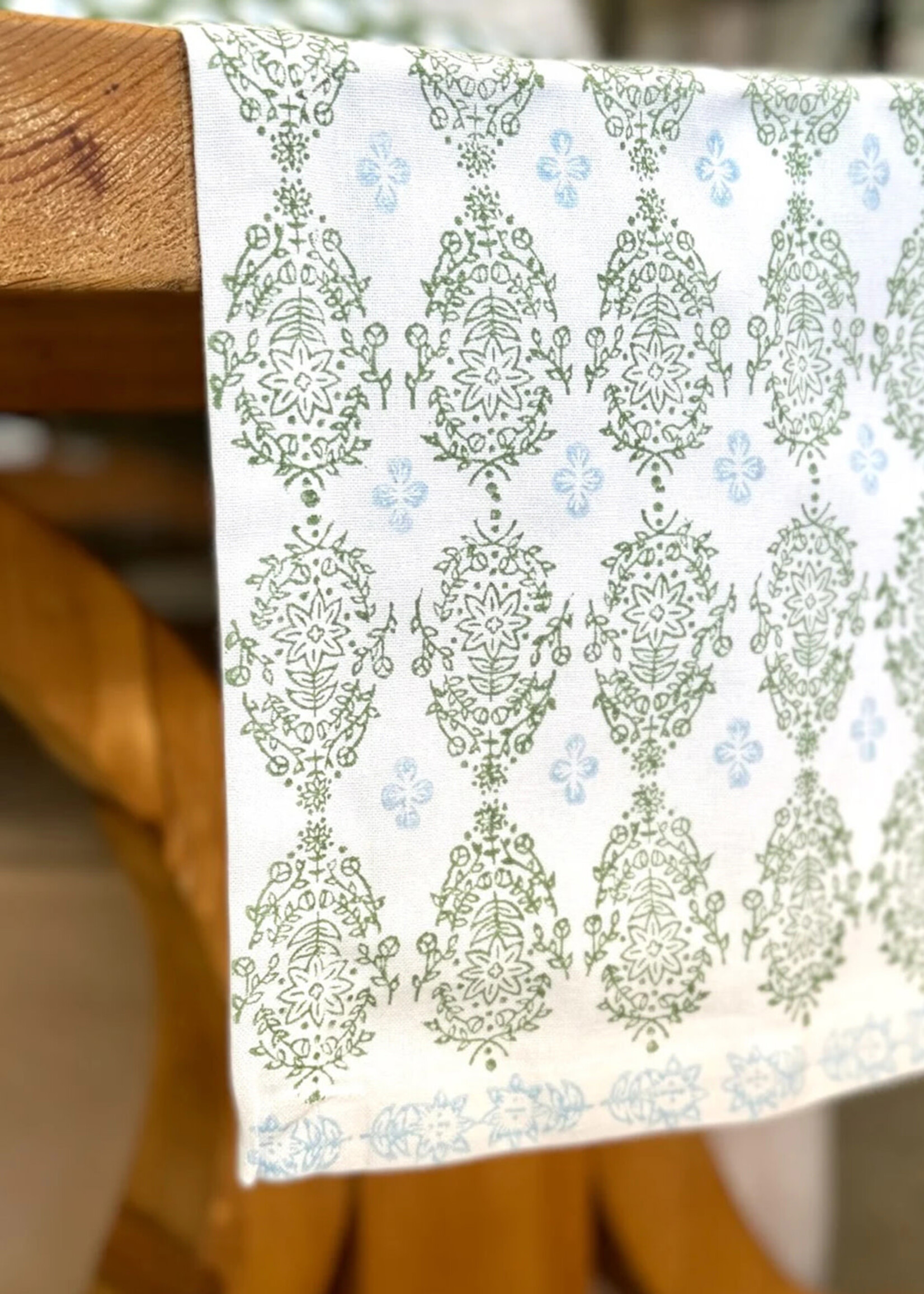 Mended FINAL SALE - 18" x  90" Vara Dogwoods Table Runner