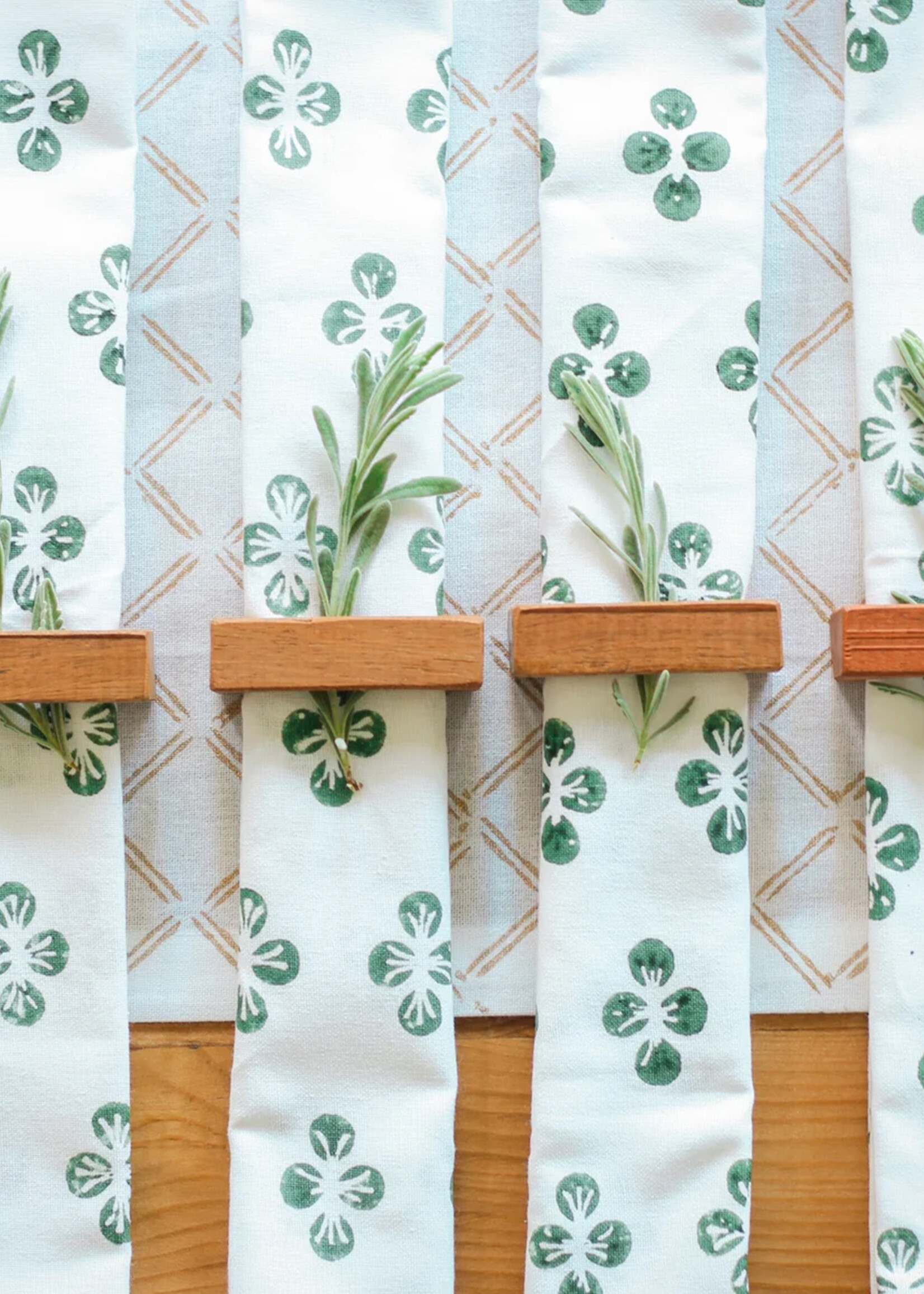 Mended FINAL SALE - Sage Green Dogwood Napkin Set