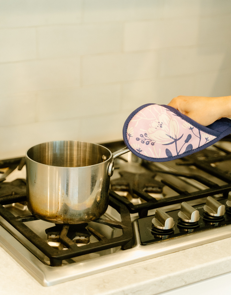 Heart Pot Holder in Use
