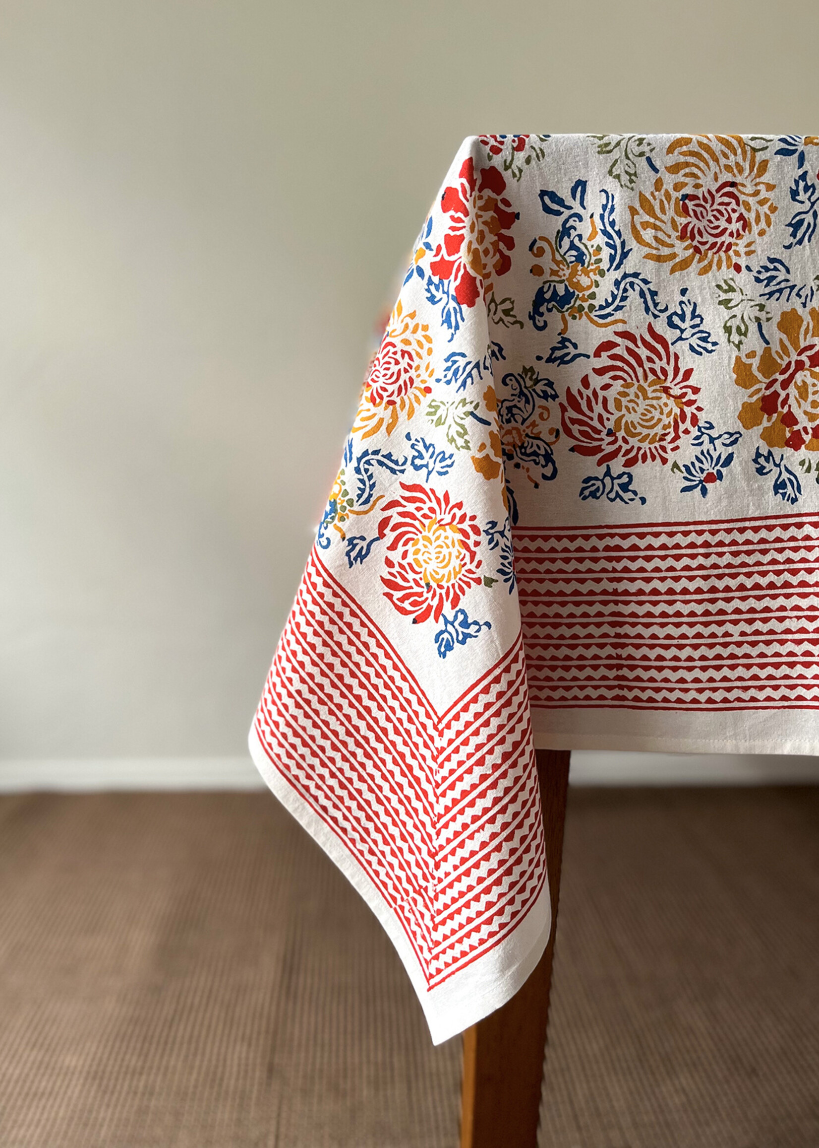 Natural Habitat Canton Flower Tablecloth