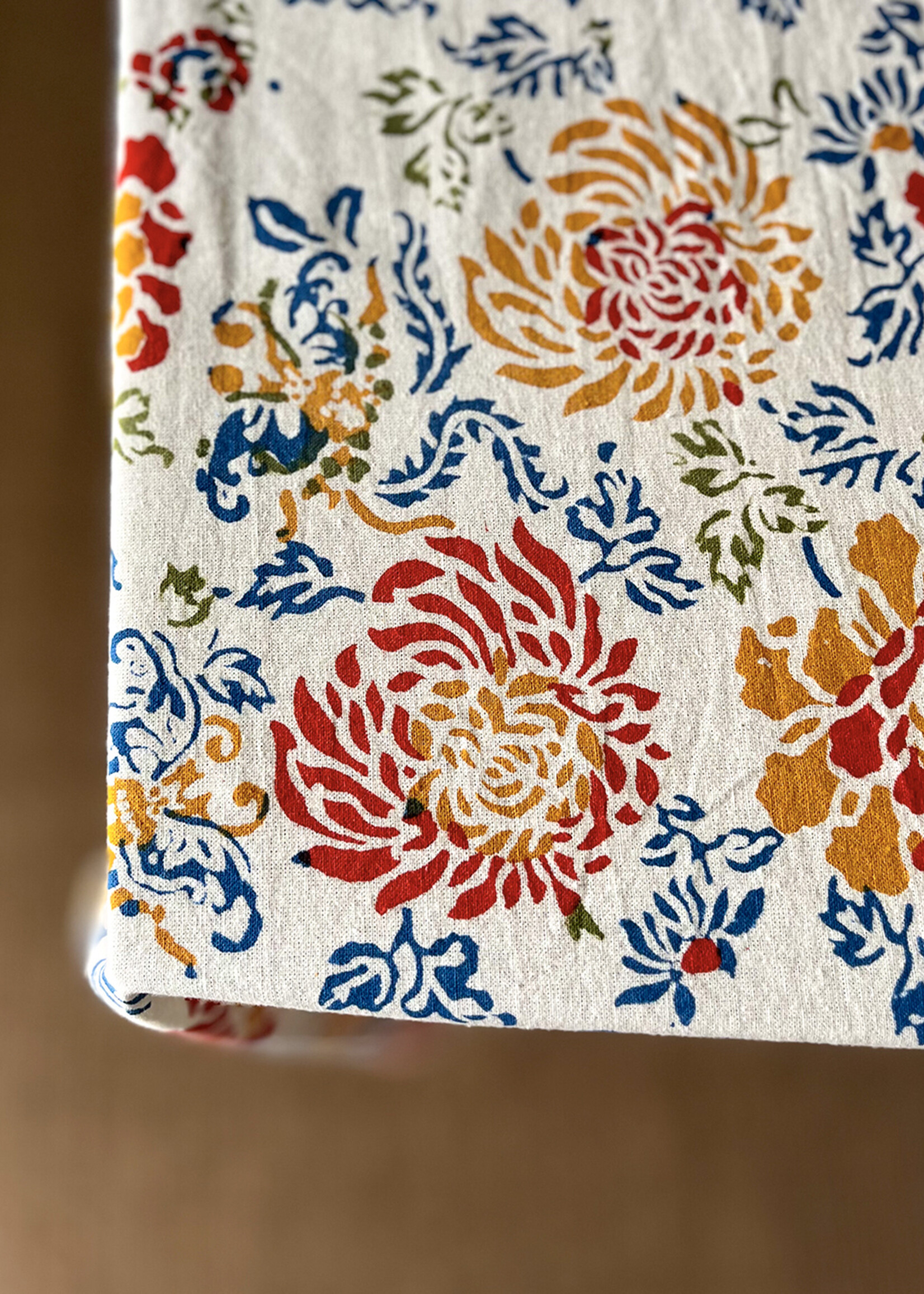 Natural Habitat Canton Flower Tablecloth