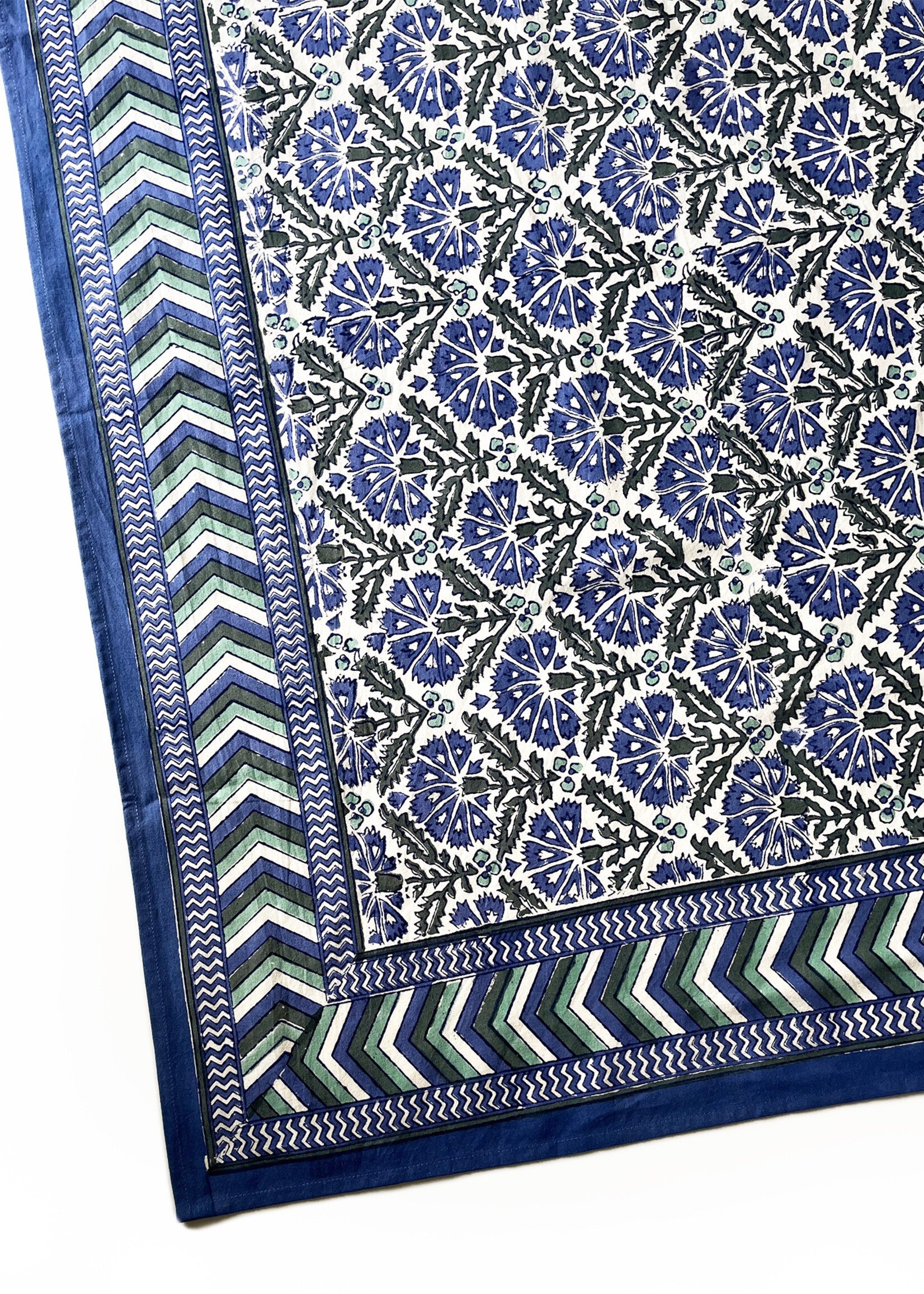 Natural Habitat Chrysanthemum Tablecloth - Blue