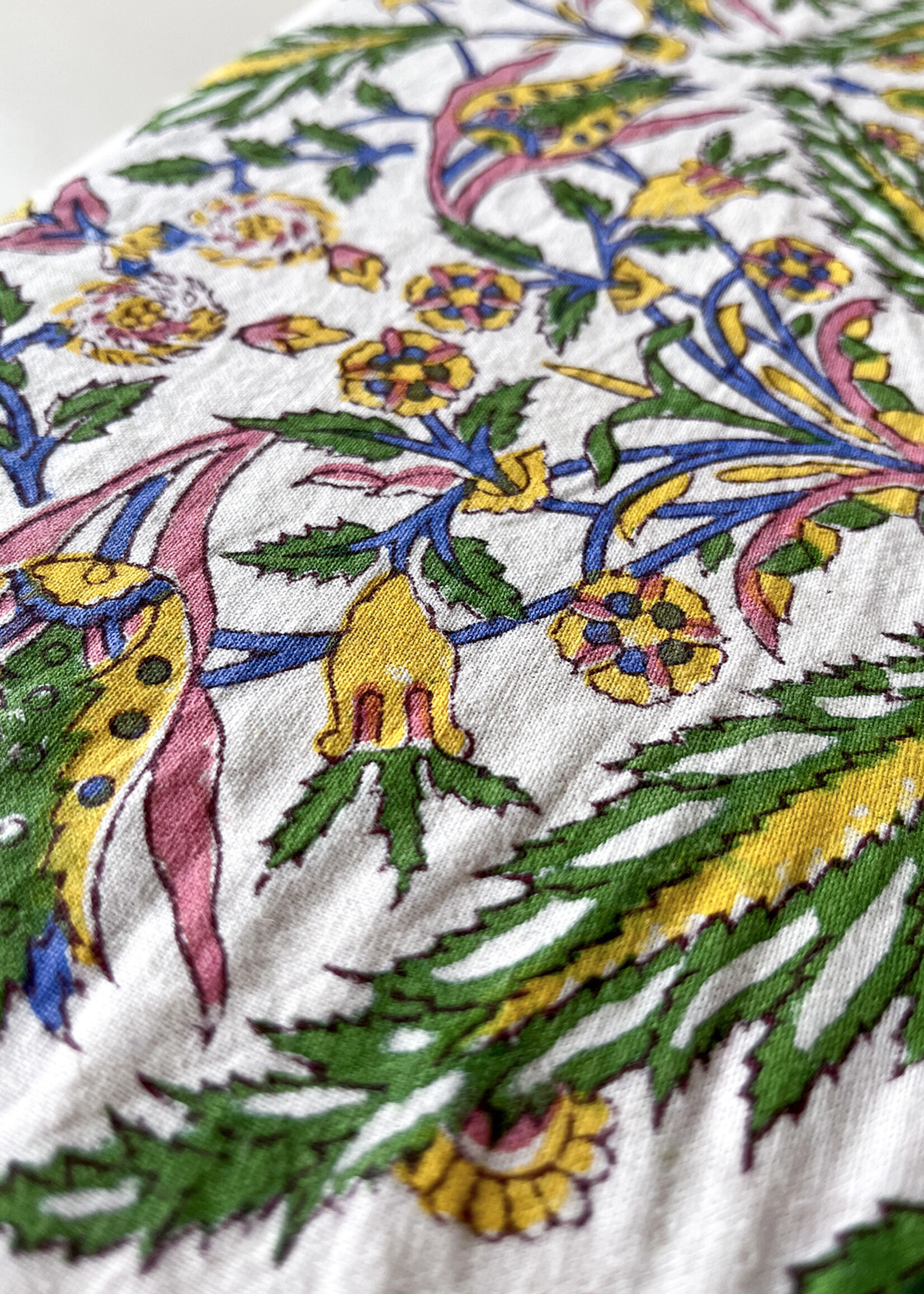 Natural Habitat Victoria & Albert Tablecloth - Pink & Green
