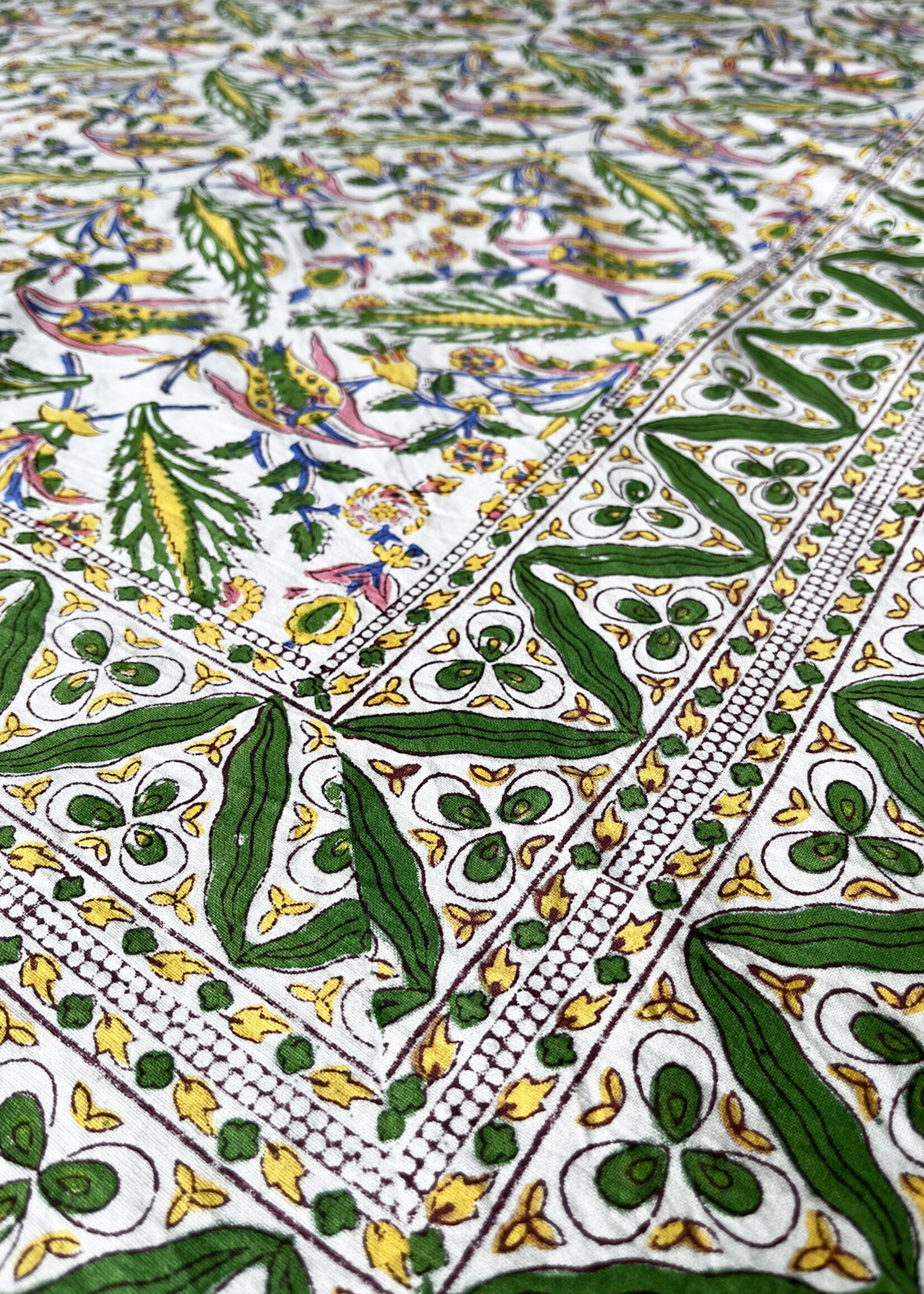Natural Habitat Victoria & Albert Tablecloth - Pink & Green