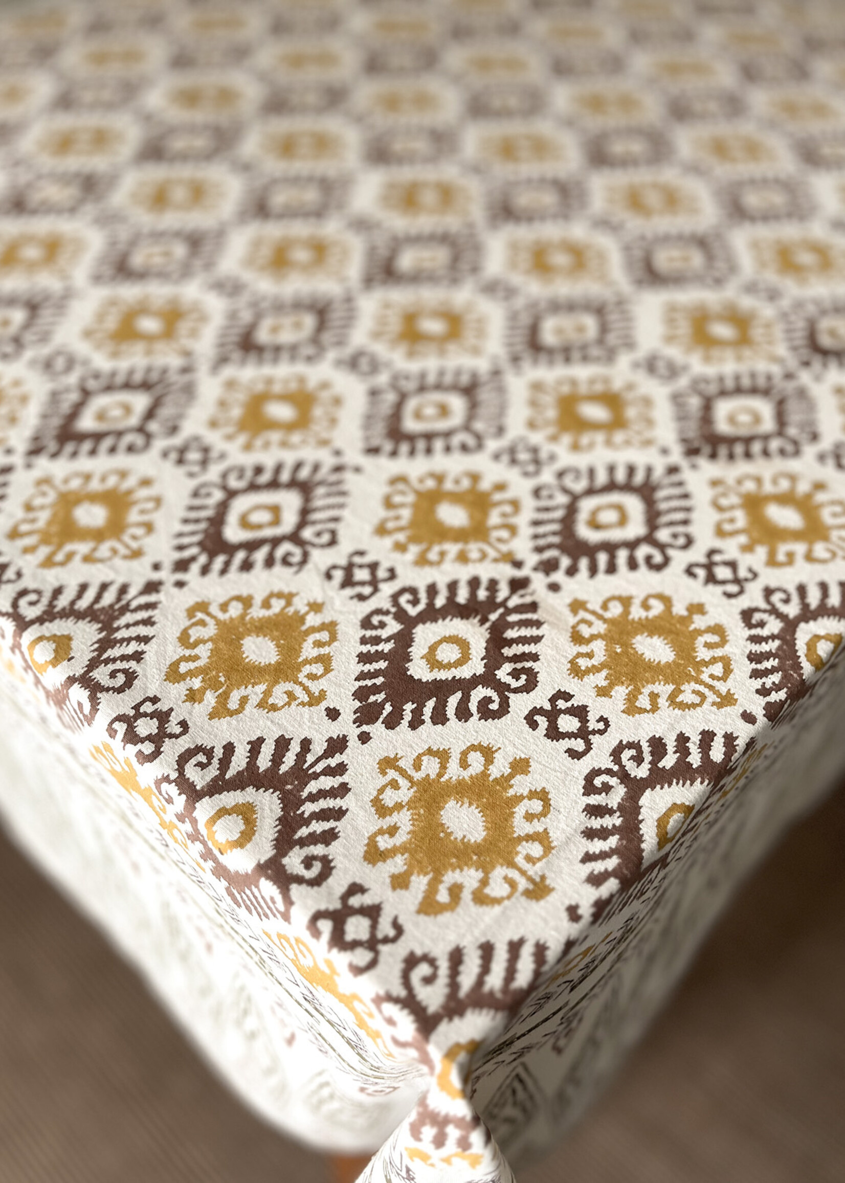 Natural Habitat Dev Tablecloth - Ochre & Brown