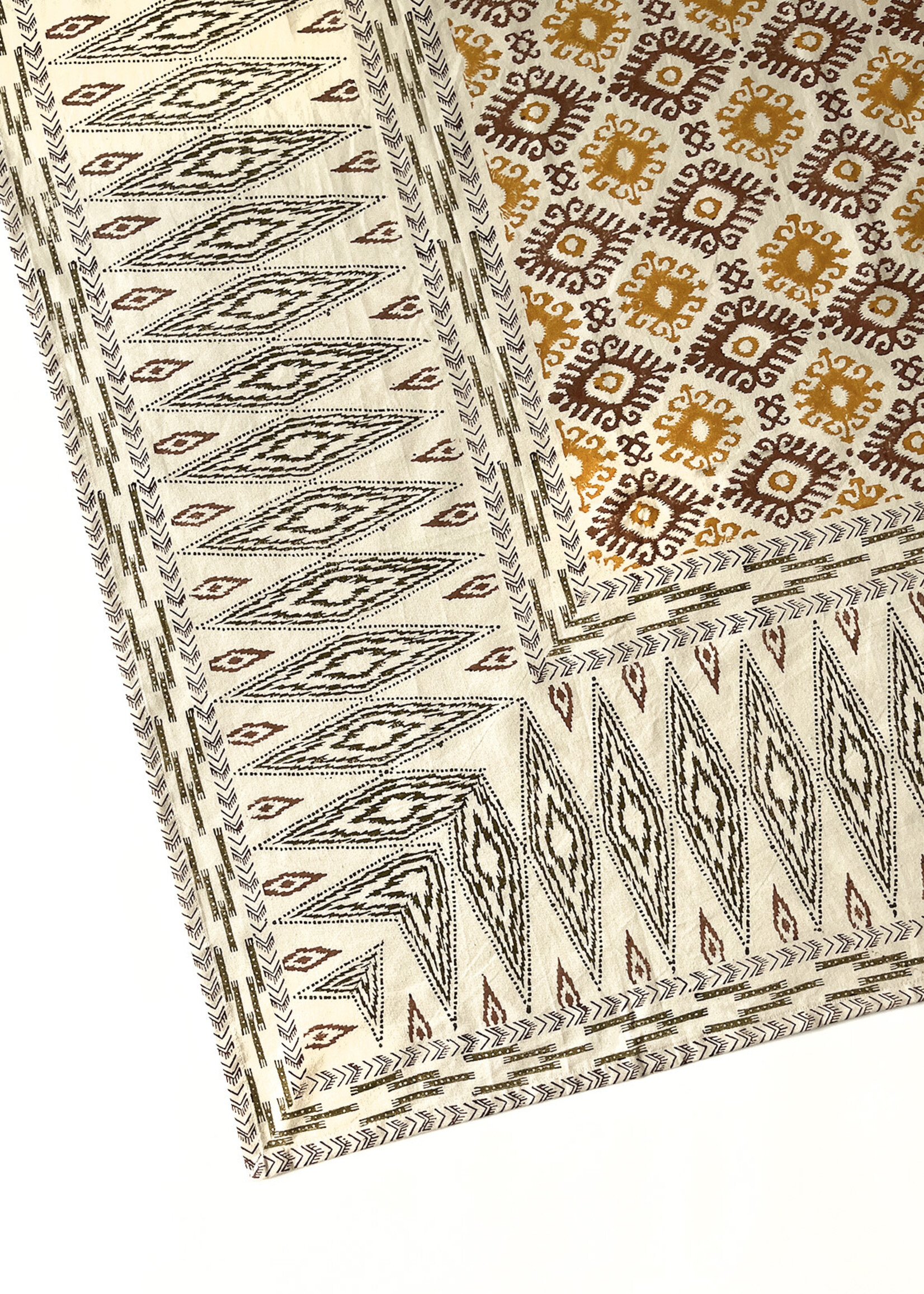 Natural Habitat Dev Tablecloth - Ochre & Brown