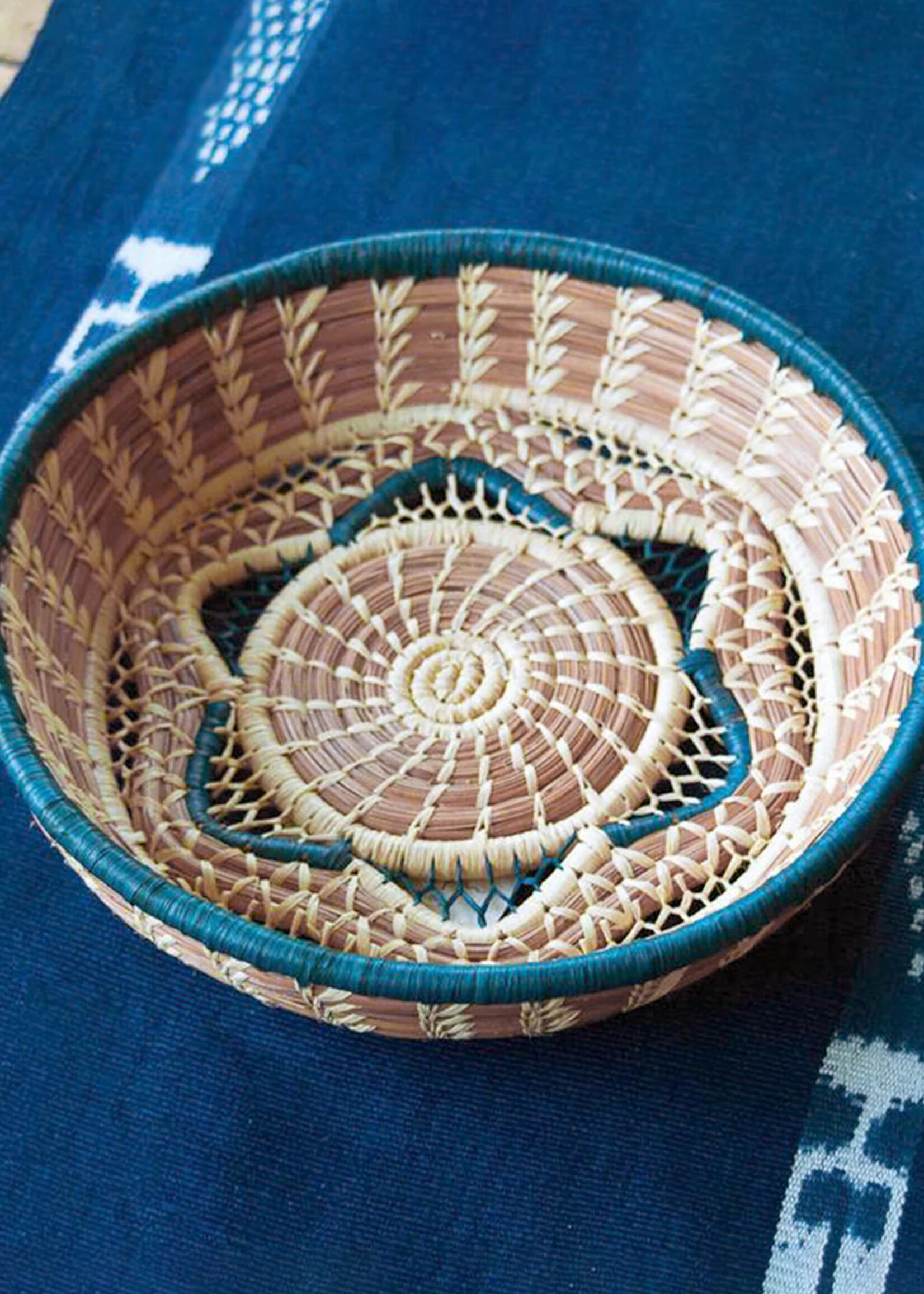 Mayan Hands 8.5" Florinda Basket
