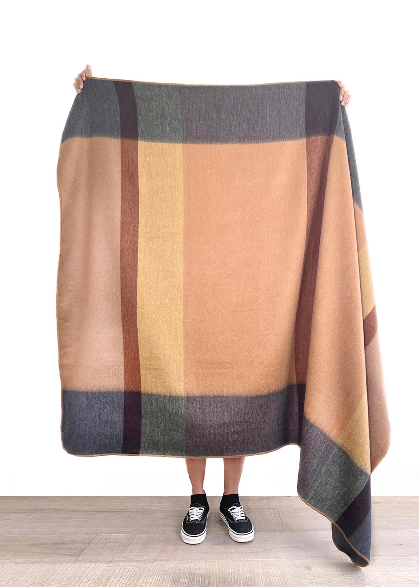 Shupaca Alpaca Alpaca Throw Blanket 45in x 70in - Mojave