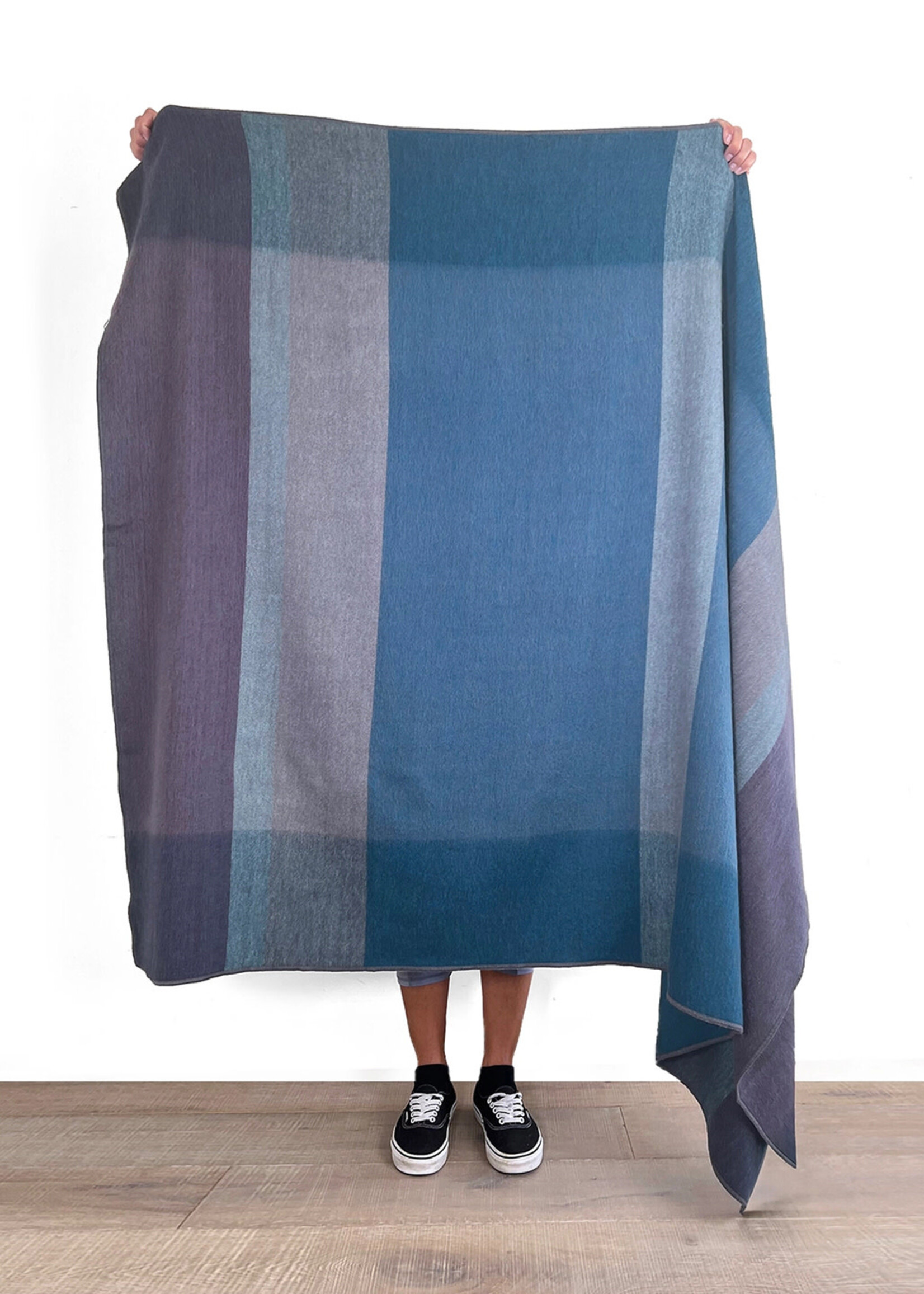 Shupaca Alpaca Alpaca Throw Blanket 45in x 70in - Plum