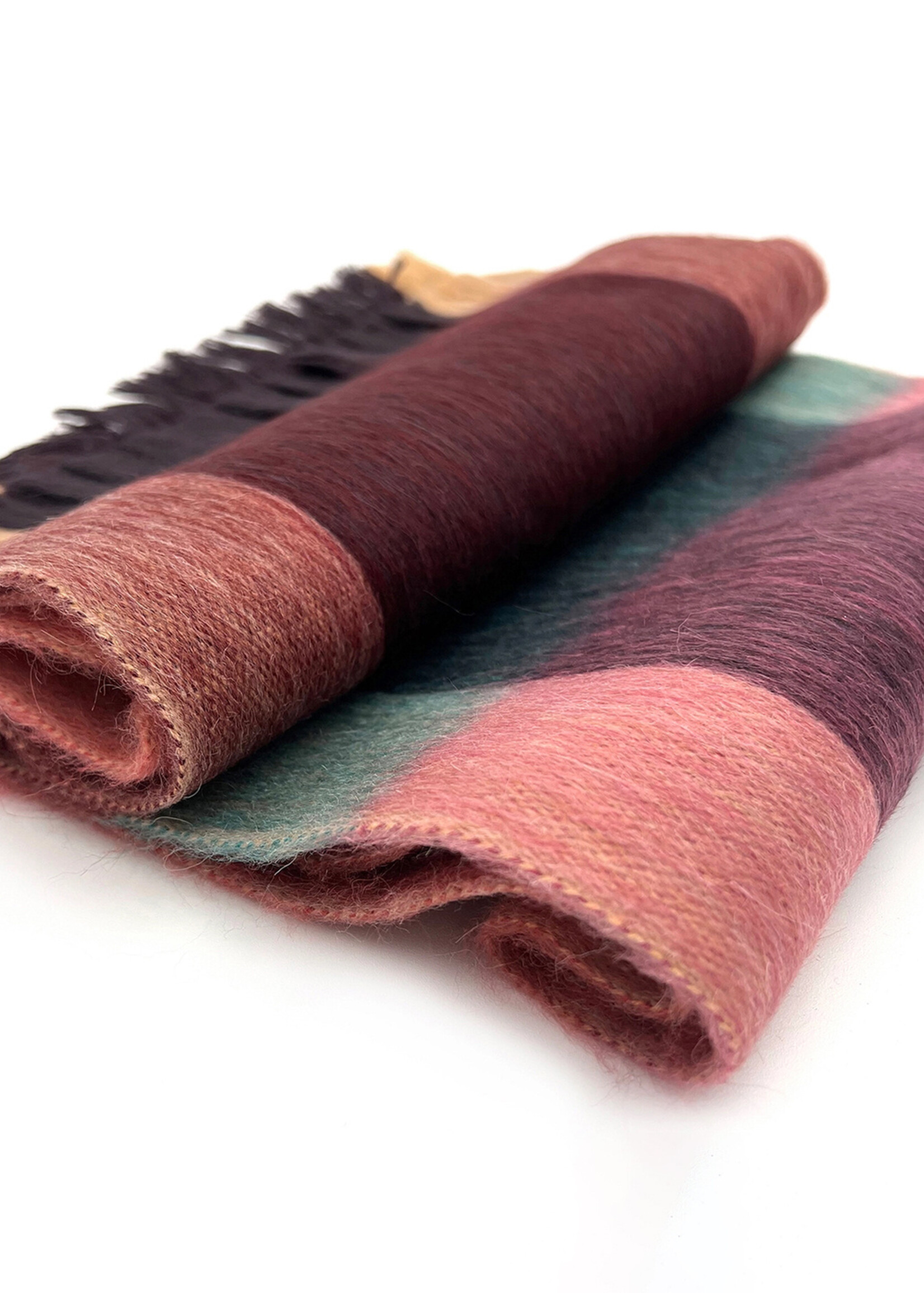 Shupaca Alpaca Alpaca Scarf - Plaid Sangria