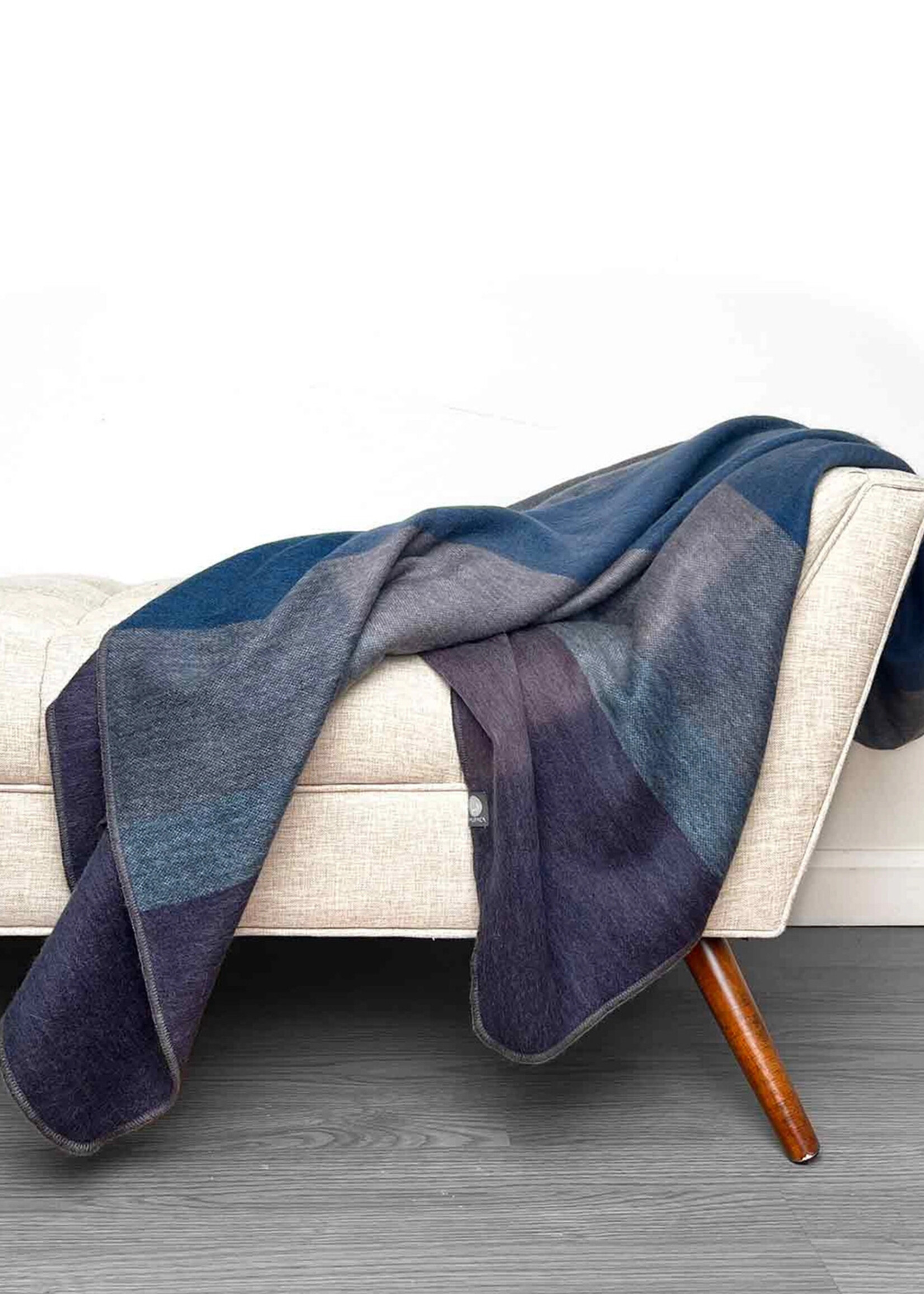 Shupaca Alpaca Alpaca Throw Blanket 45in x 70in - Plum