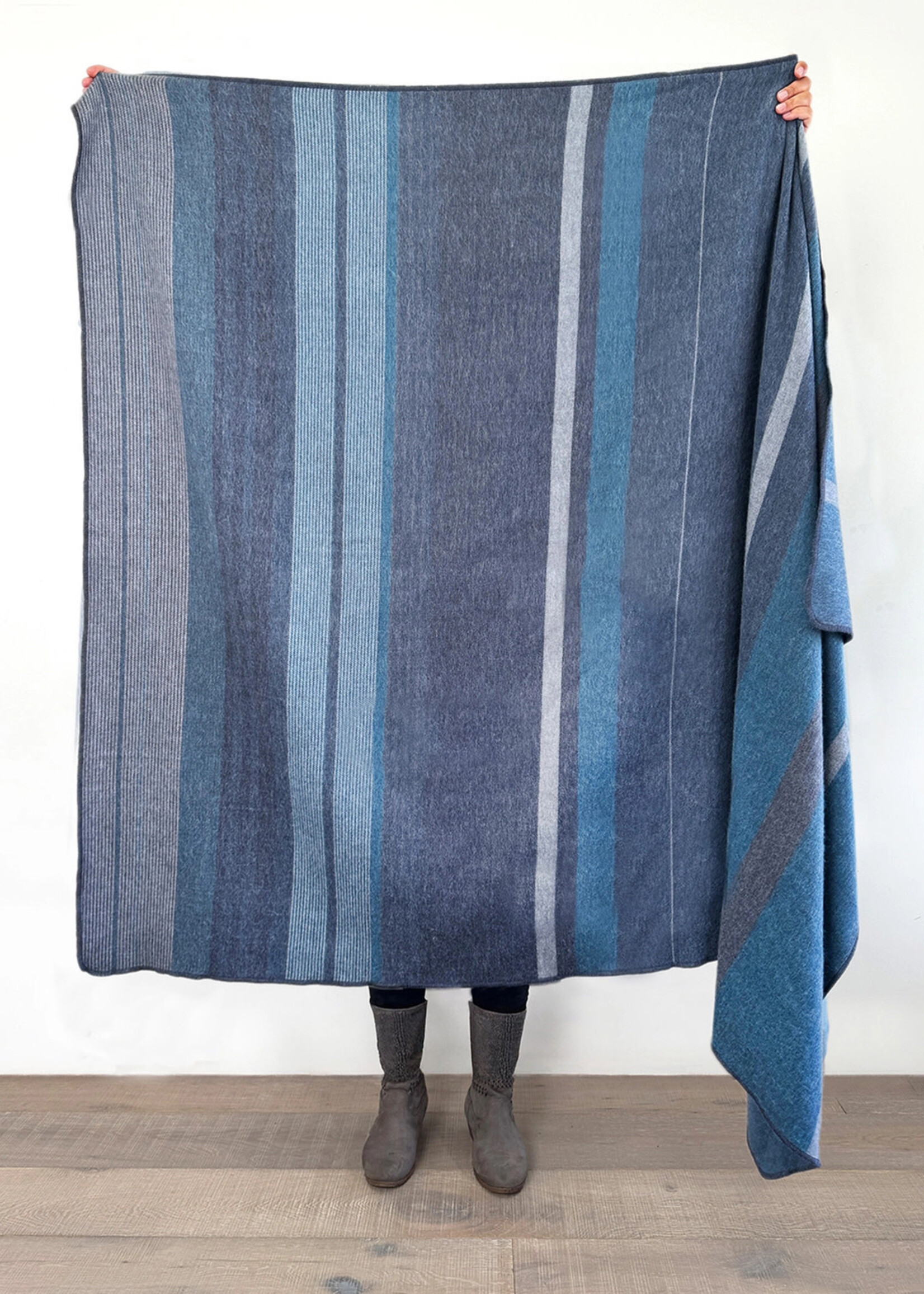 Shupaca Alpaca Alpaca Throw Blanket 45in x 70in - Calypso