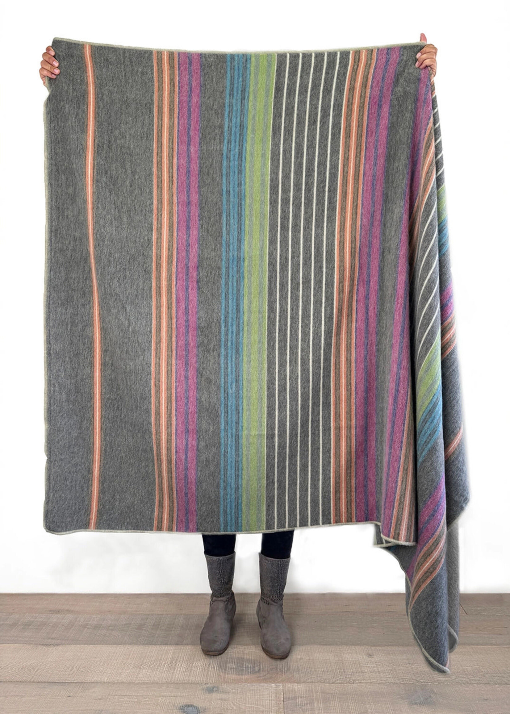 Shupaca Alpaca Alpaca Throw Blanket 45in x 70in - Fireworks