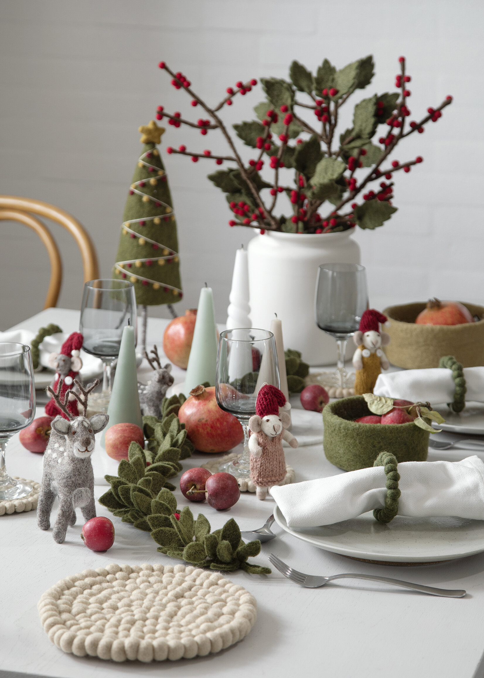 Gry and Sif Felt Green Garland With Red Berries