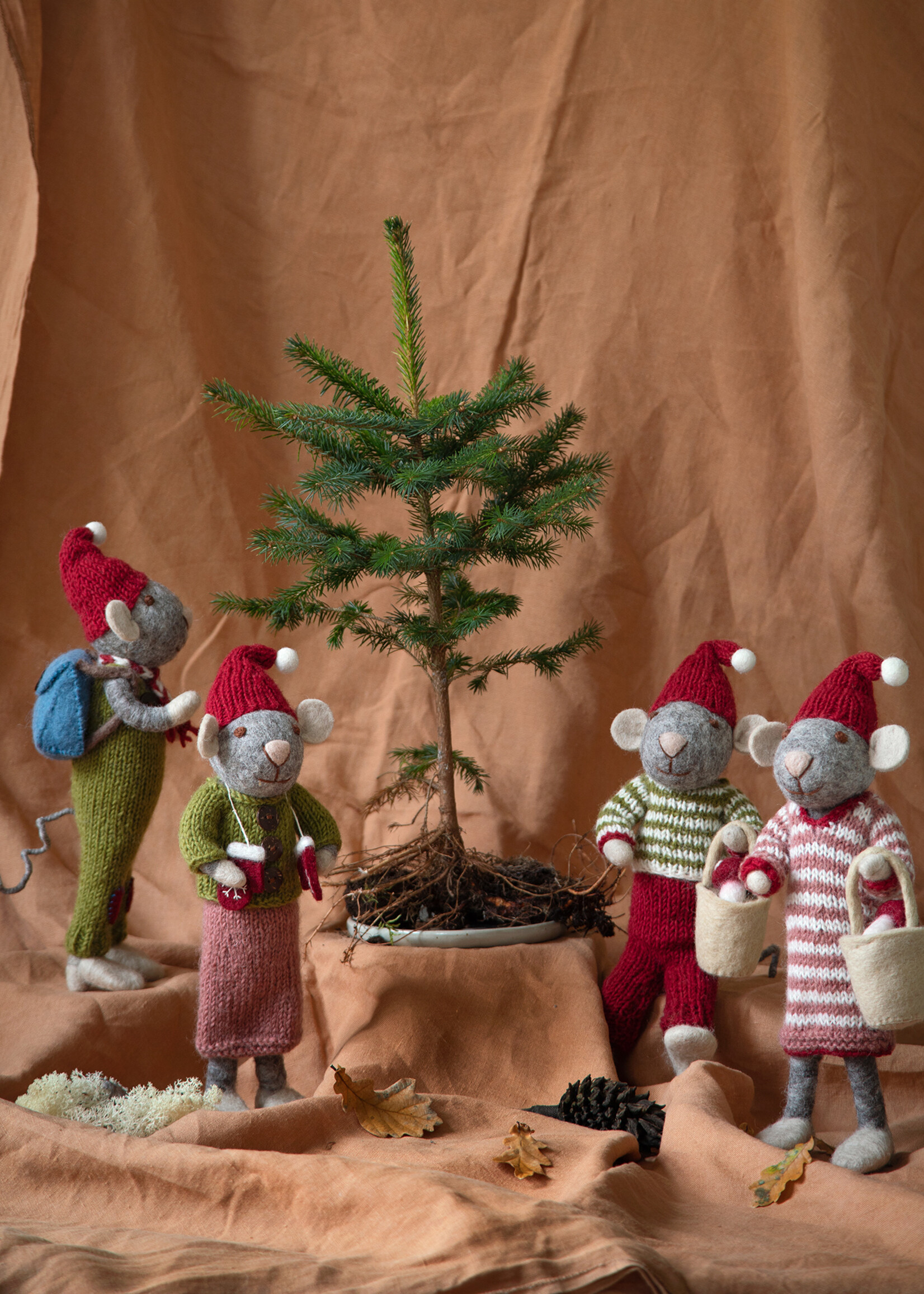 Gry and Sif Large Felt Grey Mouse with Backpack