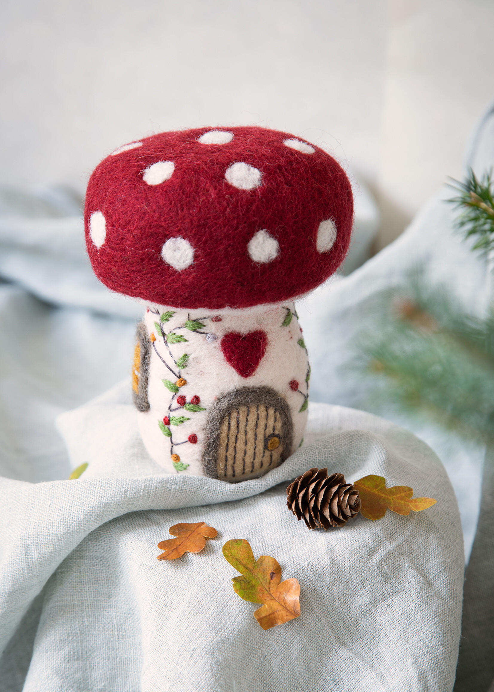 Gry and Sif Medium Mushroom House